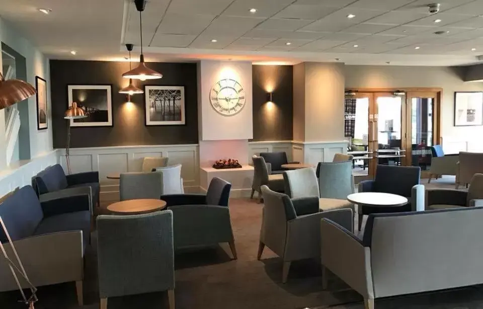Restaurant/Places to Eat in St Ives Hotel