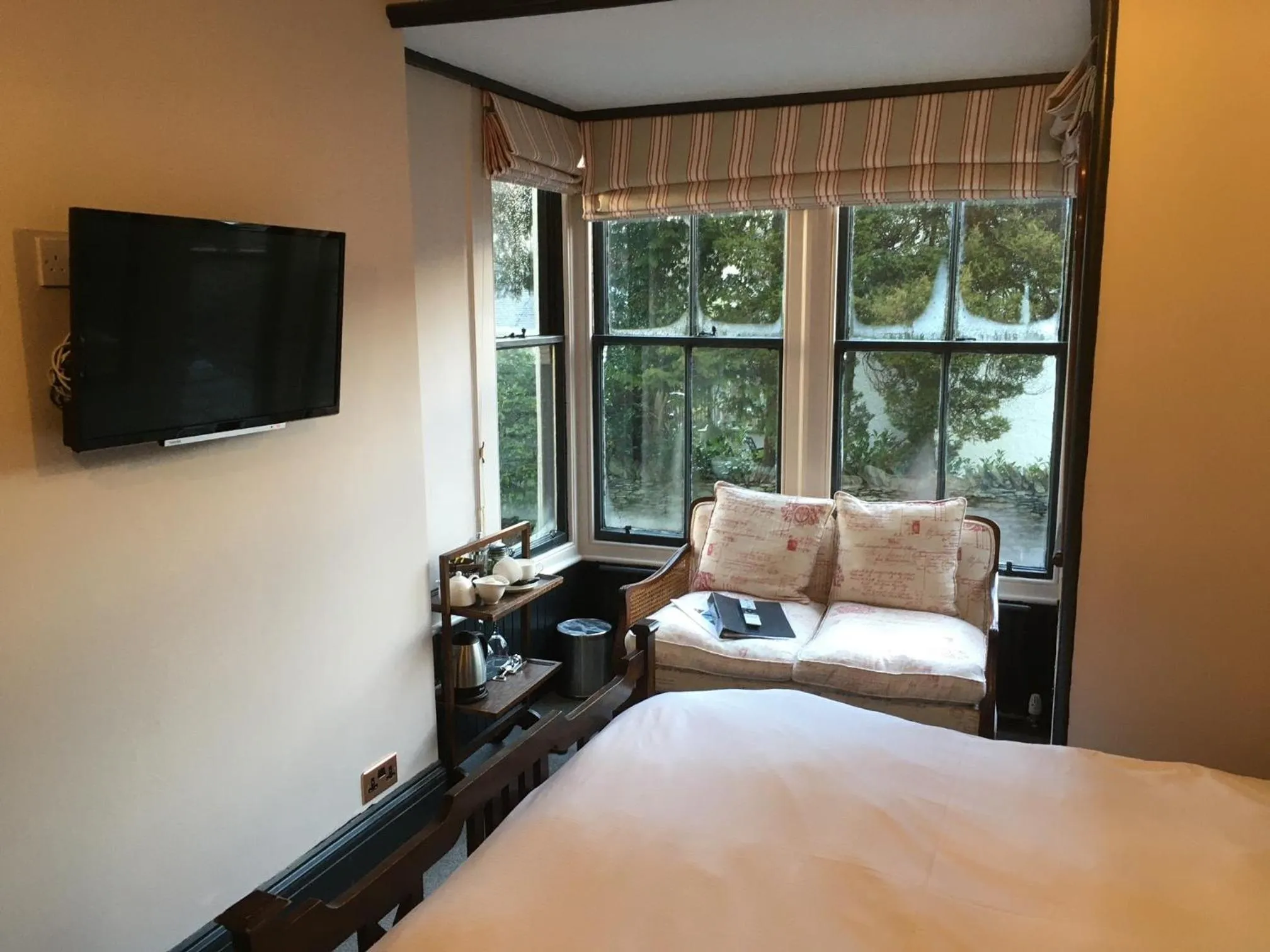 Bed in Rum Doodle, Windermere B&B