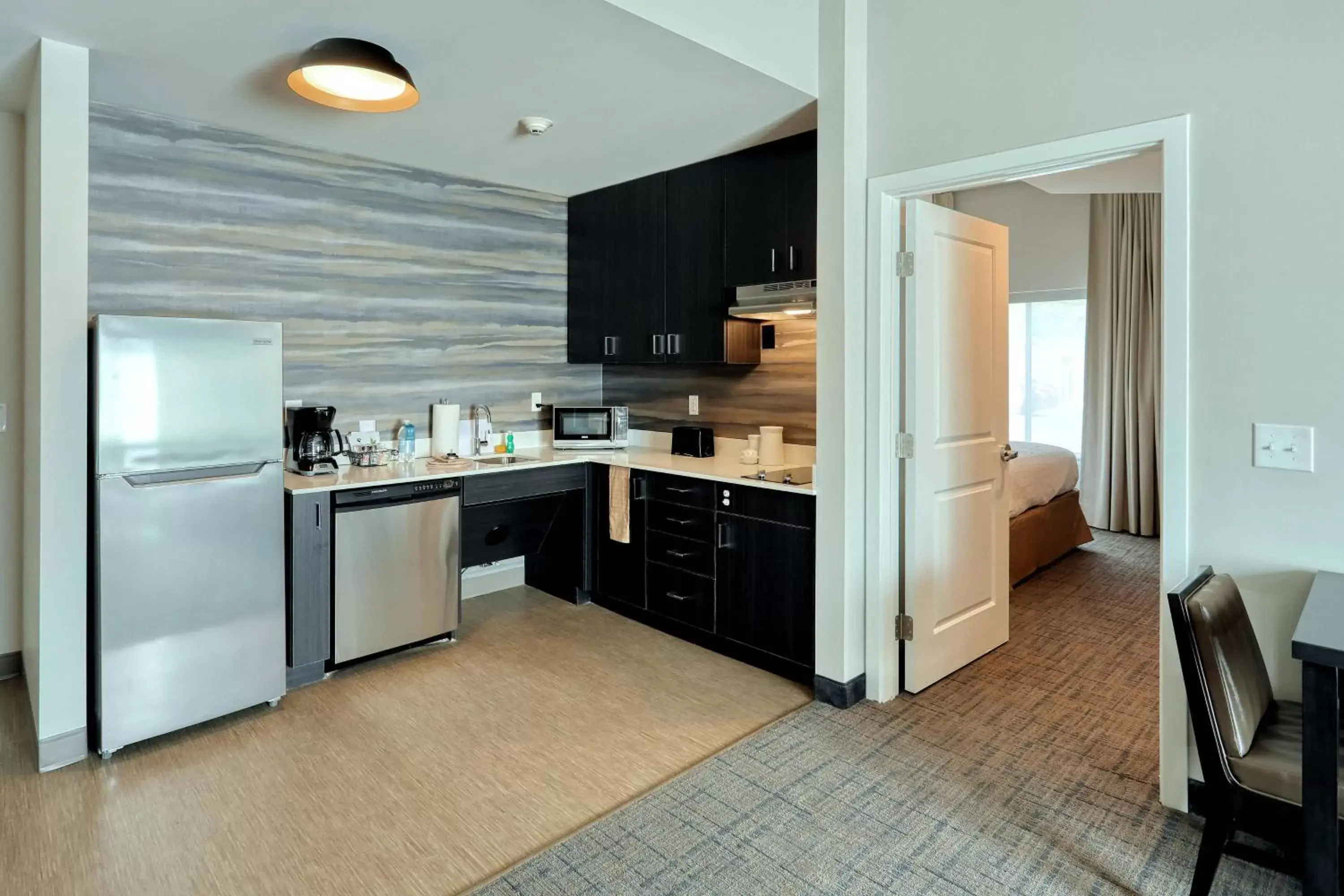 Bedroom, Kitchen/Kitchenette in Residence Inn by Marriott Harrisburg North