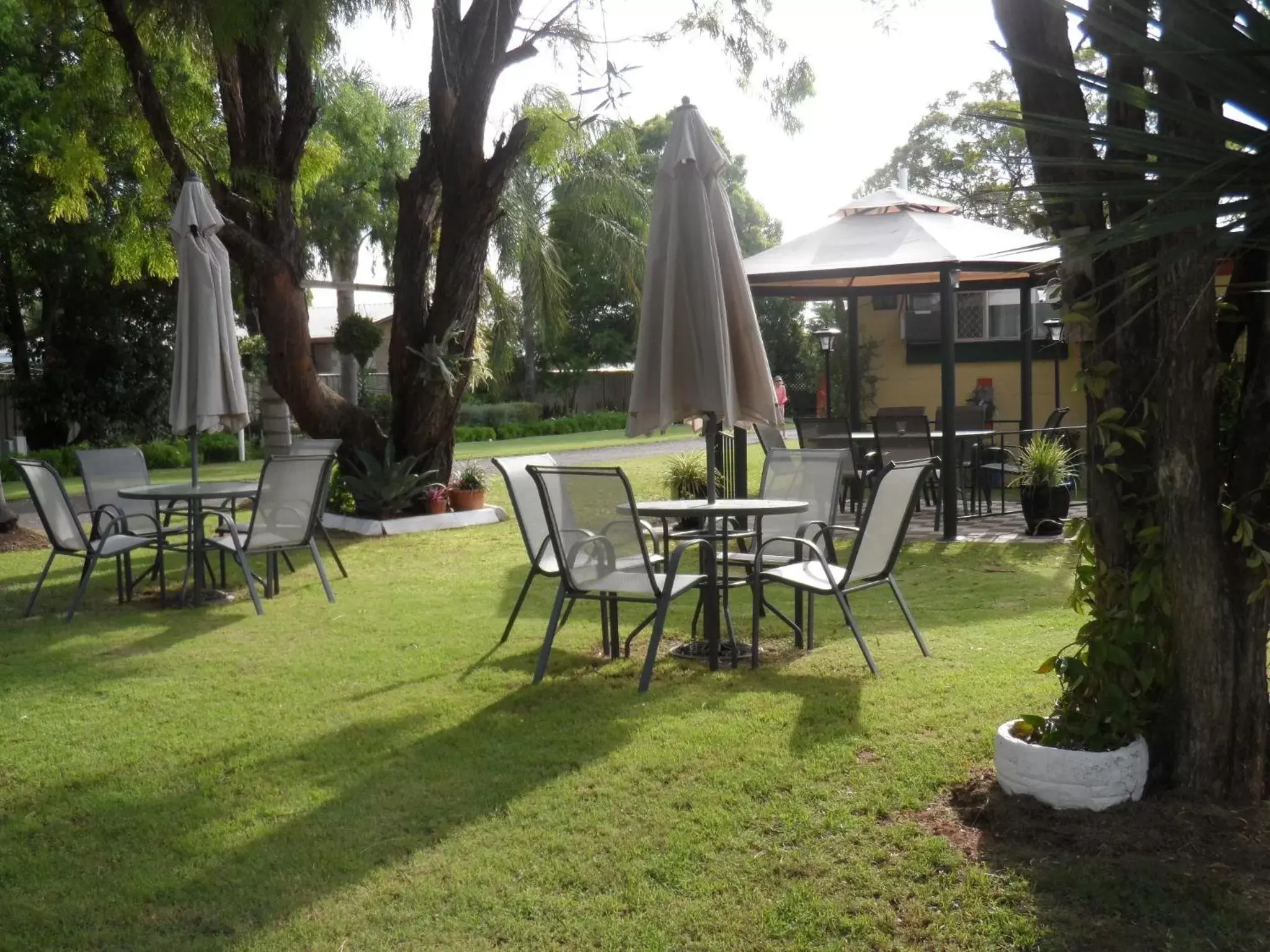 Balcony/Terrace, Garden in Oakey Motel