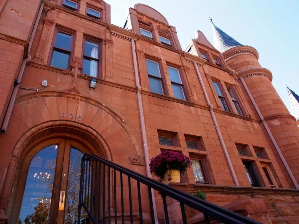 Property building in Patterson Inn