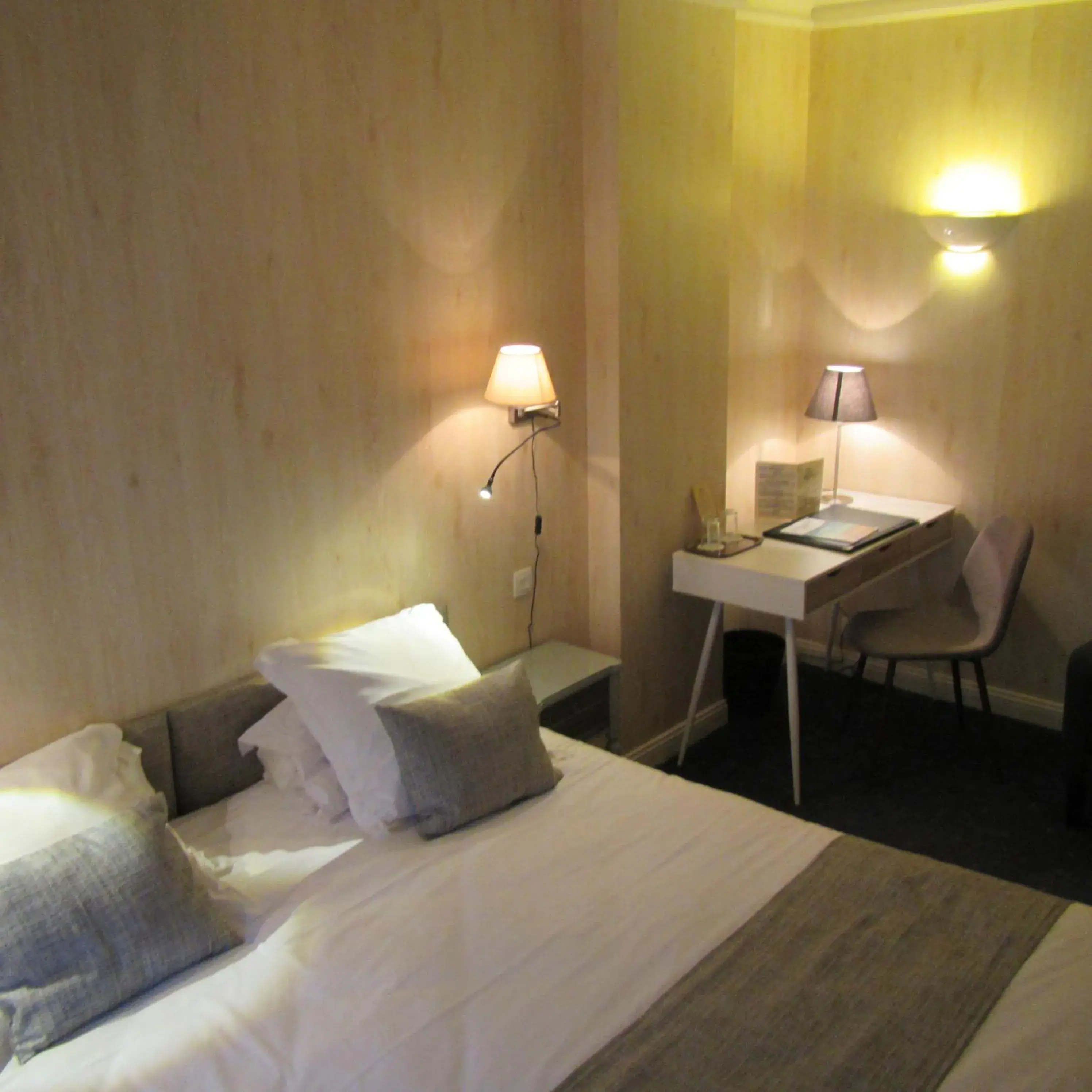 Photo of the whole room, Bed in Hôtel Le D'Avaugour