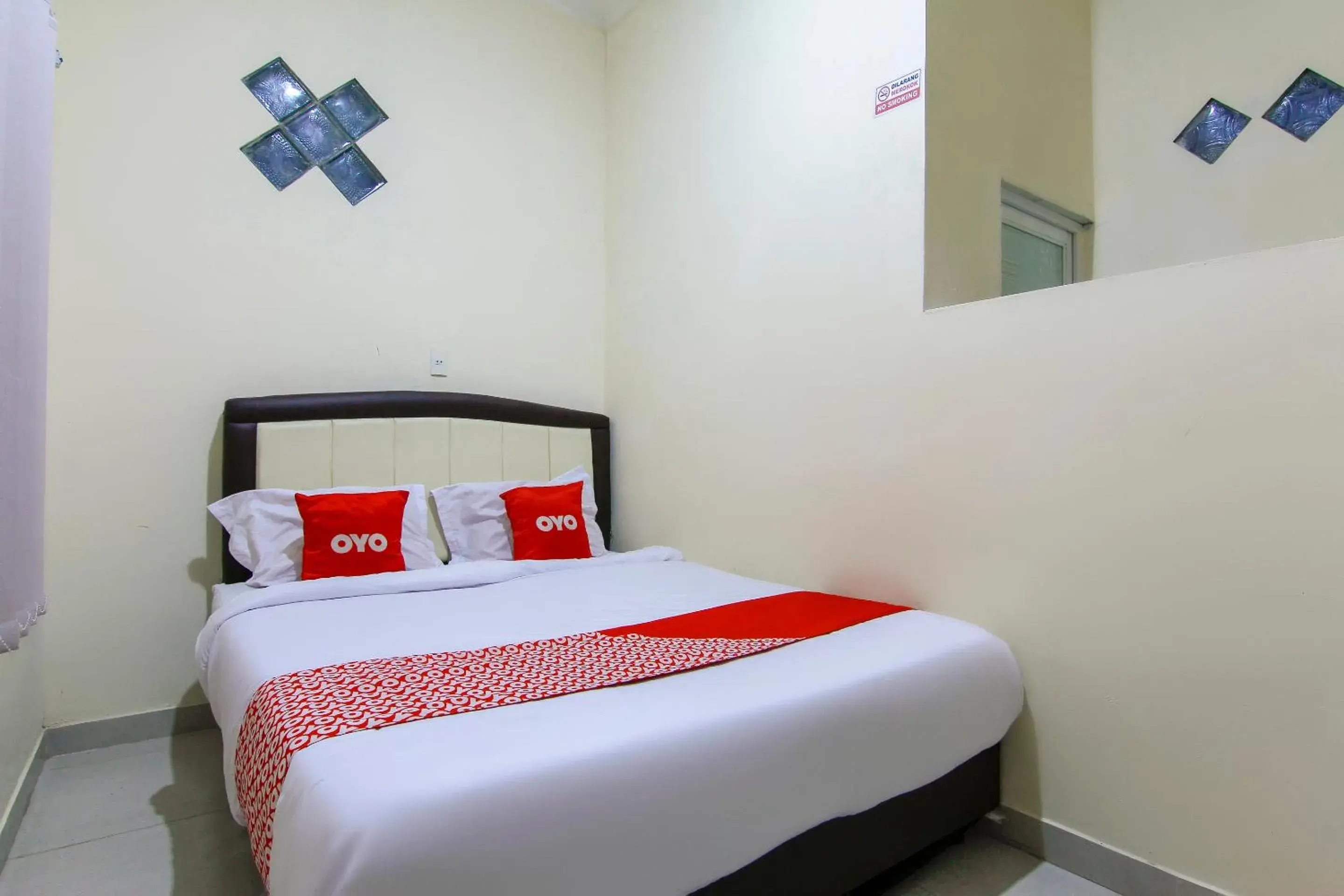 Bedroom, Bed in OYO 3334 Ratu Residence