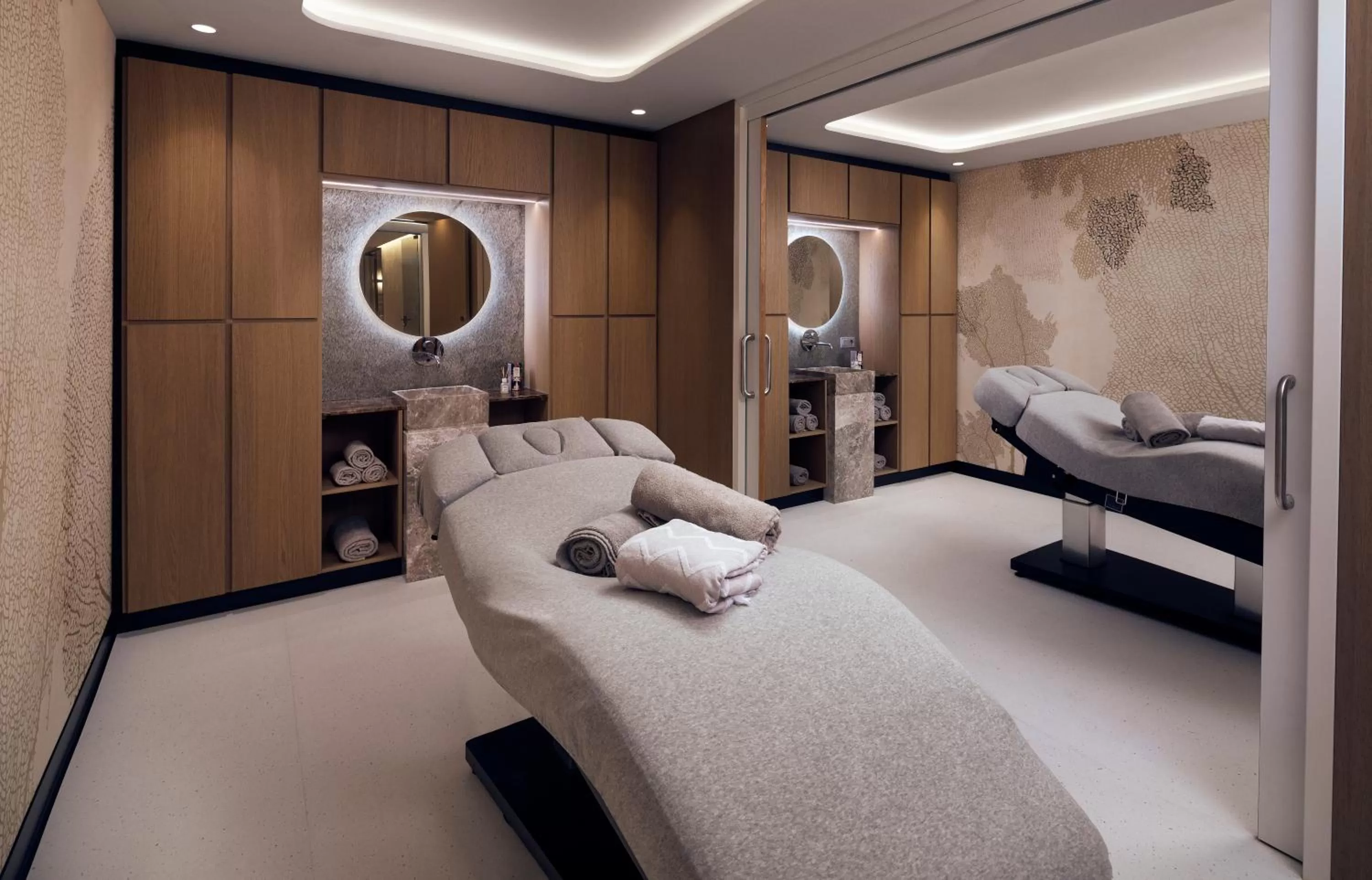 Massage, Bed in The Market Hotel