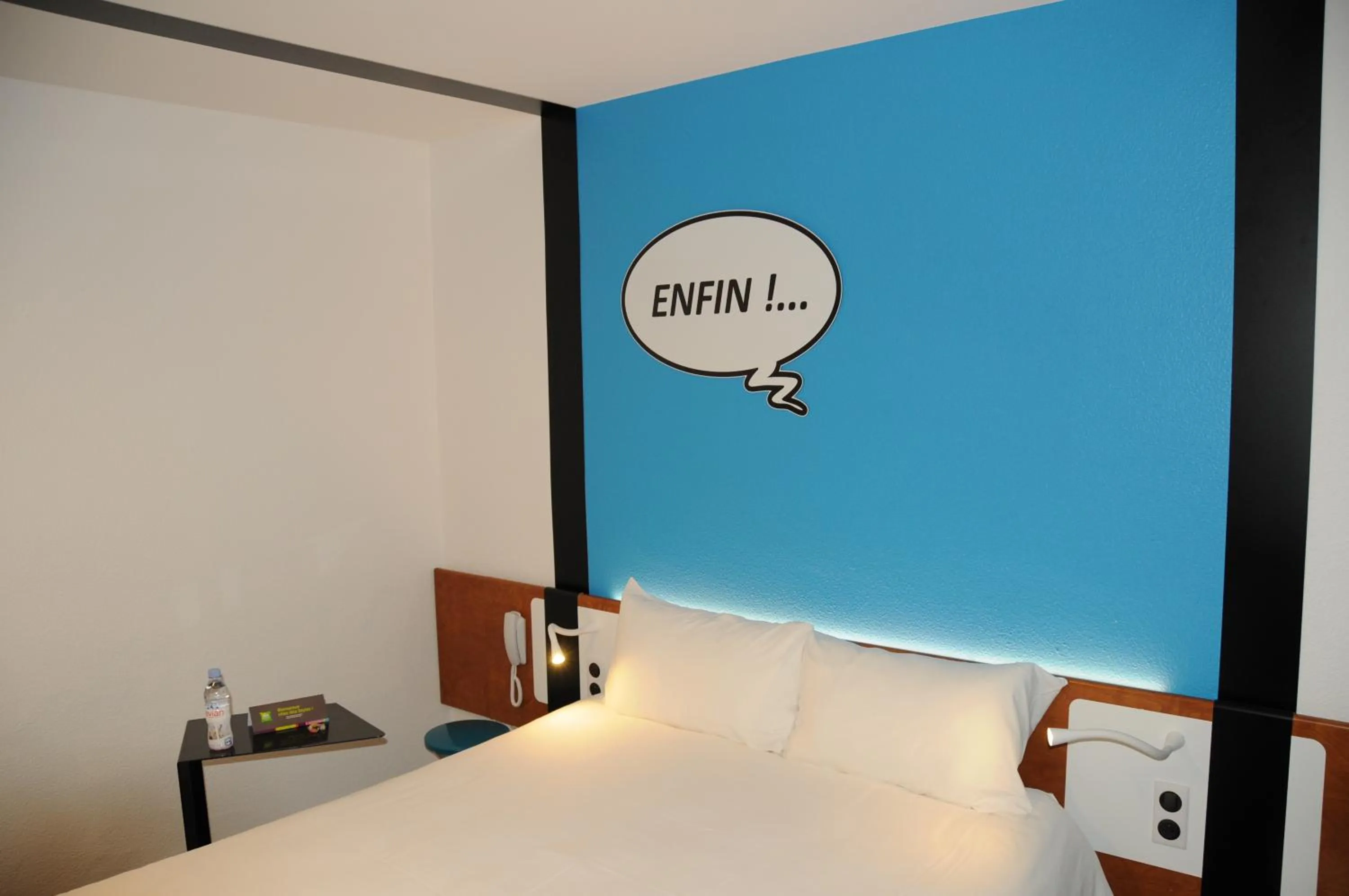 Photo of the whole room, Bed in Ibis Styles Chambery Centre Gare