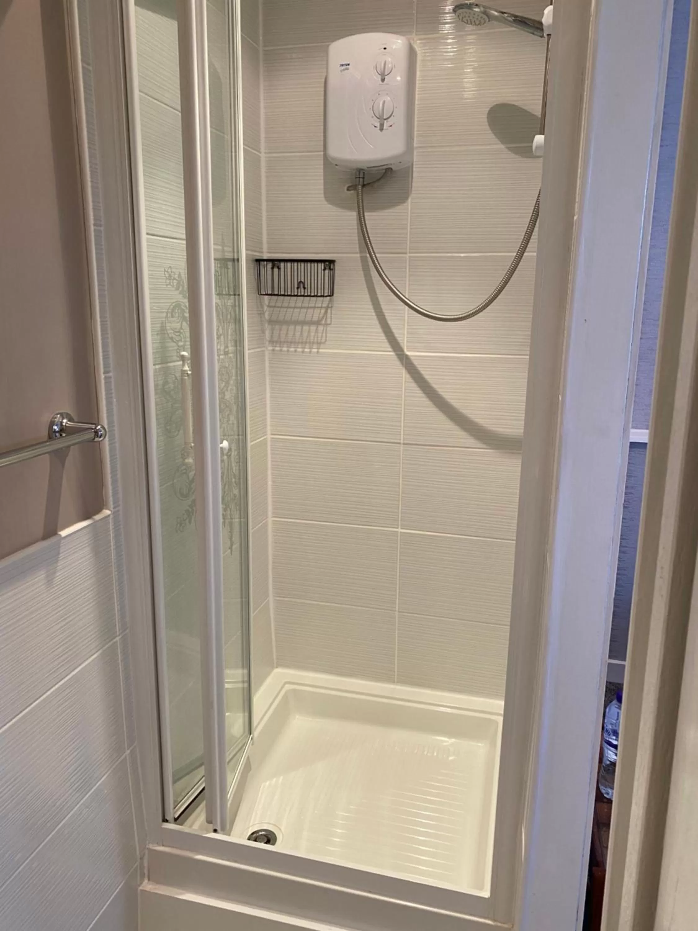 Shower in Inglewood Guest House