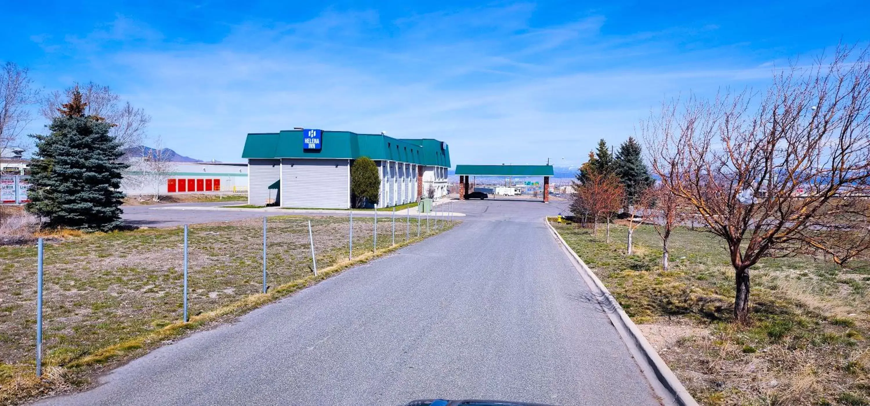 Property Building in Helena Inn - Airport