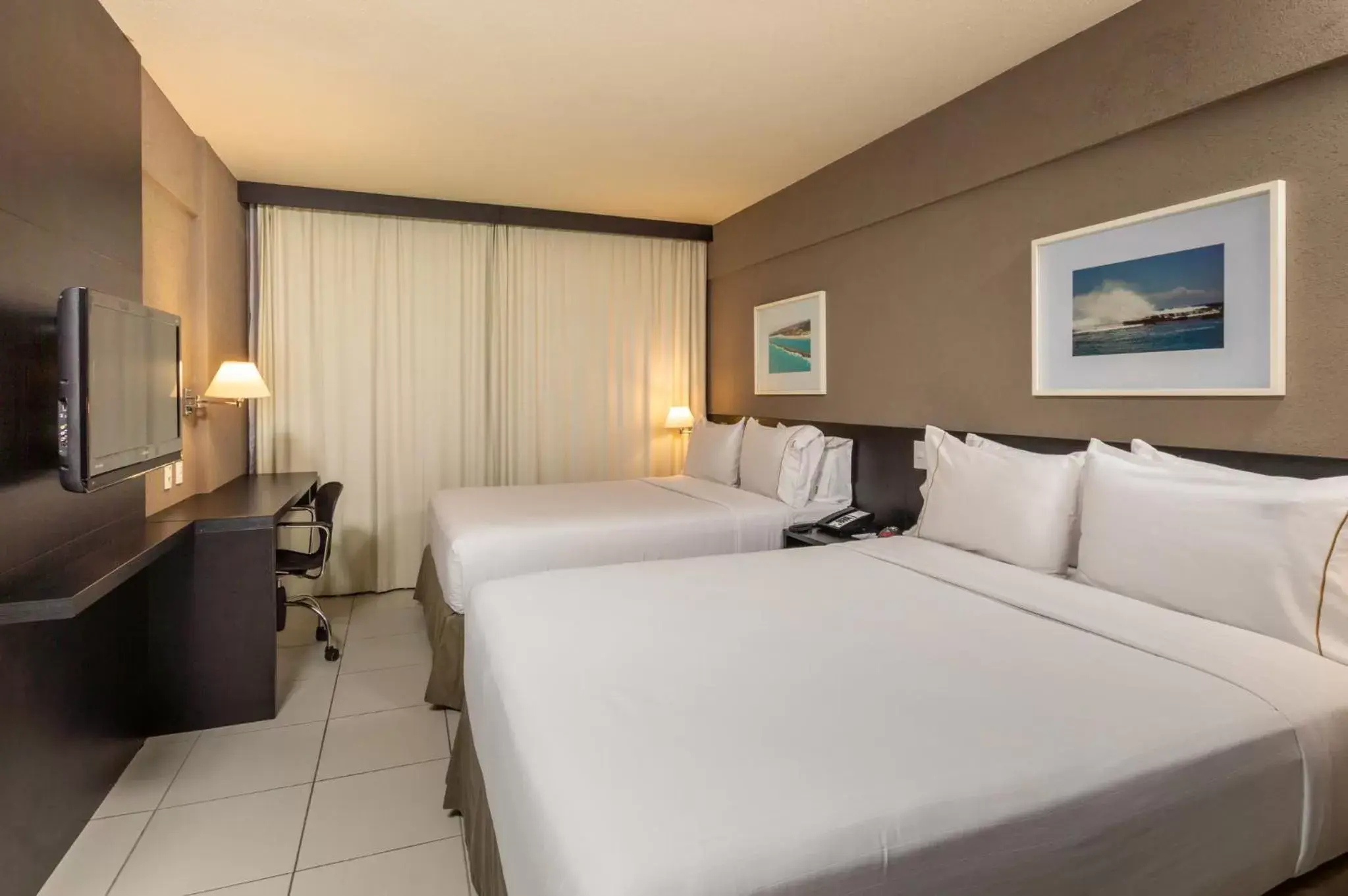 Photo of the whole room, Bed in Holiday Inn Express Maceió, an IHG Hotel