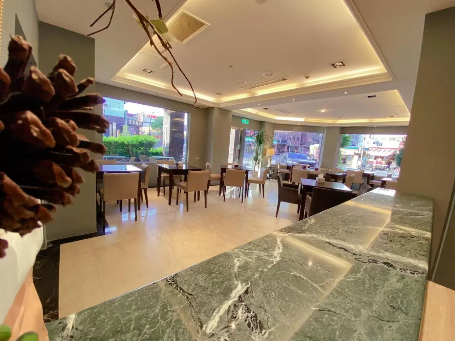 Restaurant/Places to Eat in Herhuan Hotel