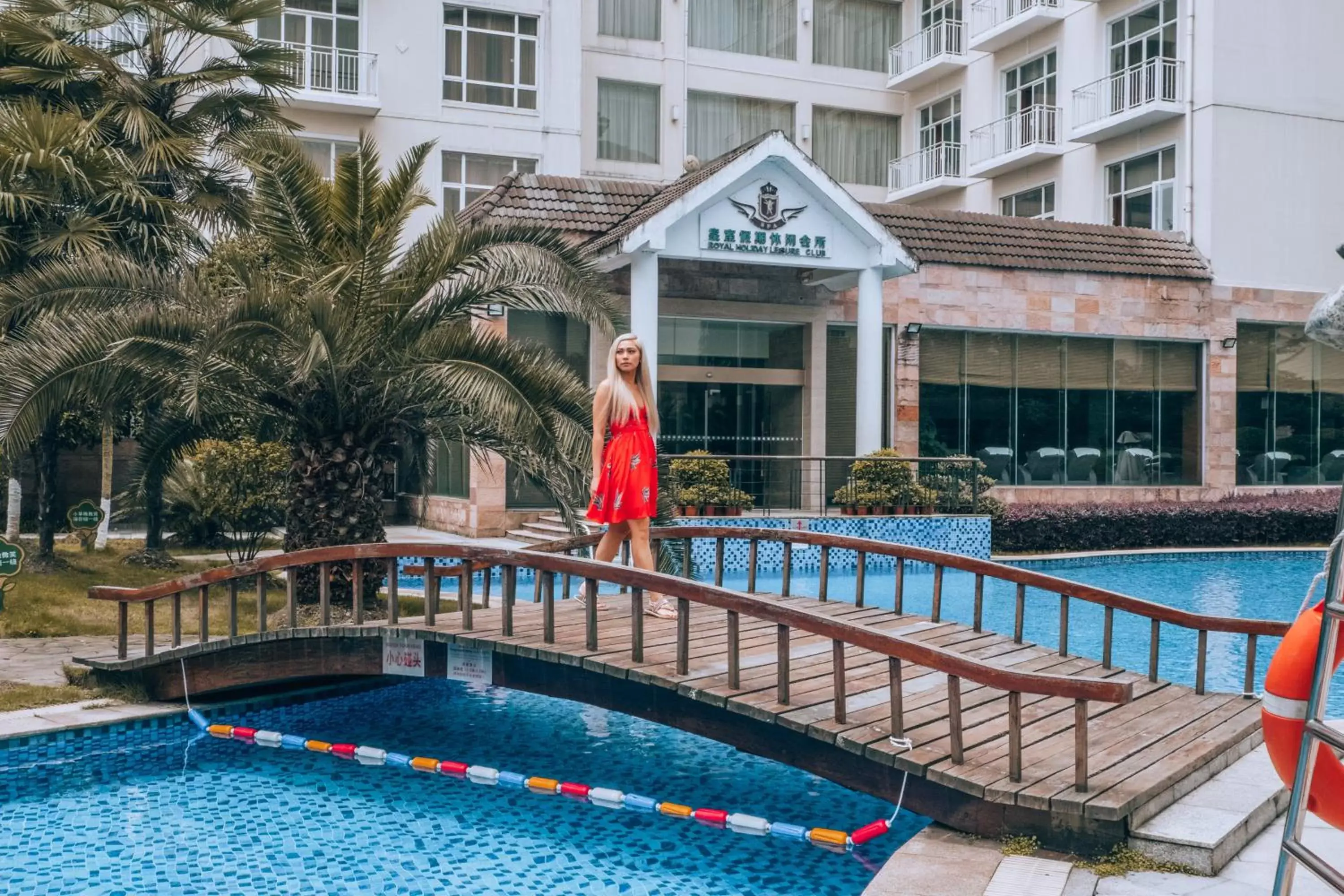 Swimming Pool in Pullman Zhangjiajie Hotel - Instagrammable