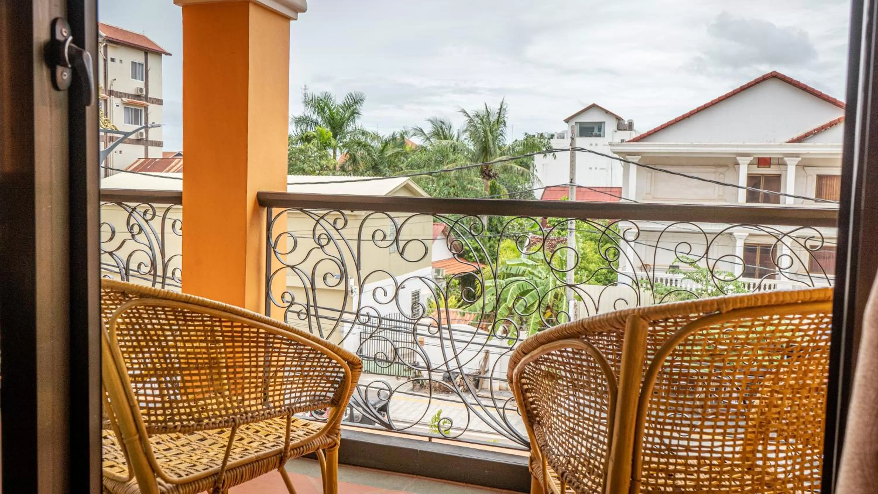 DEN HOTEL TOTONOU SIEM REAP