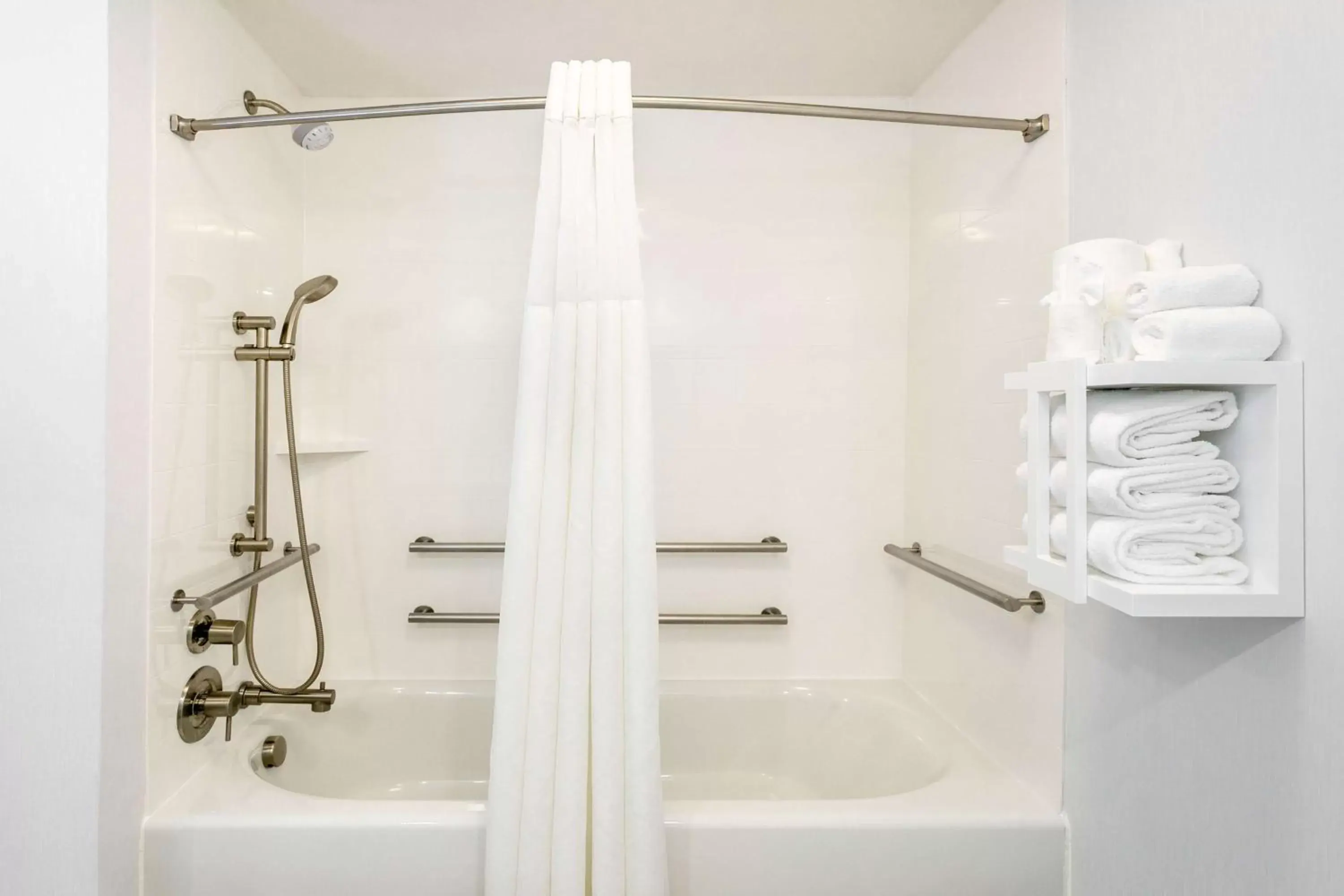 Bathroom in Hampton Inn & Suites Nashville-Green Hills