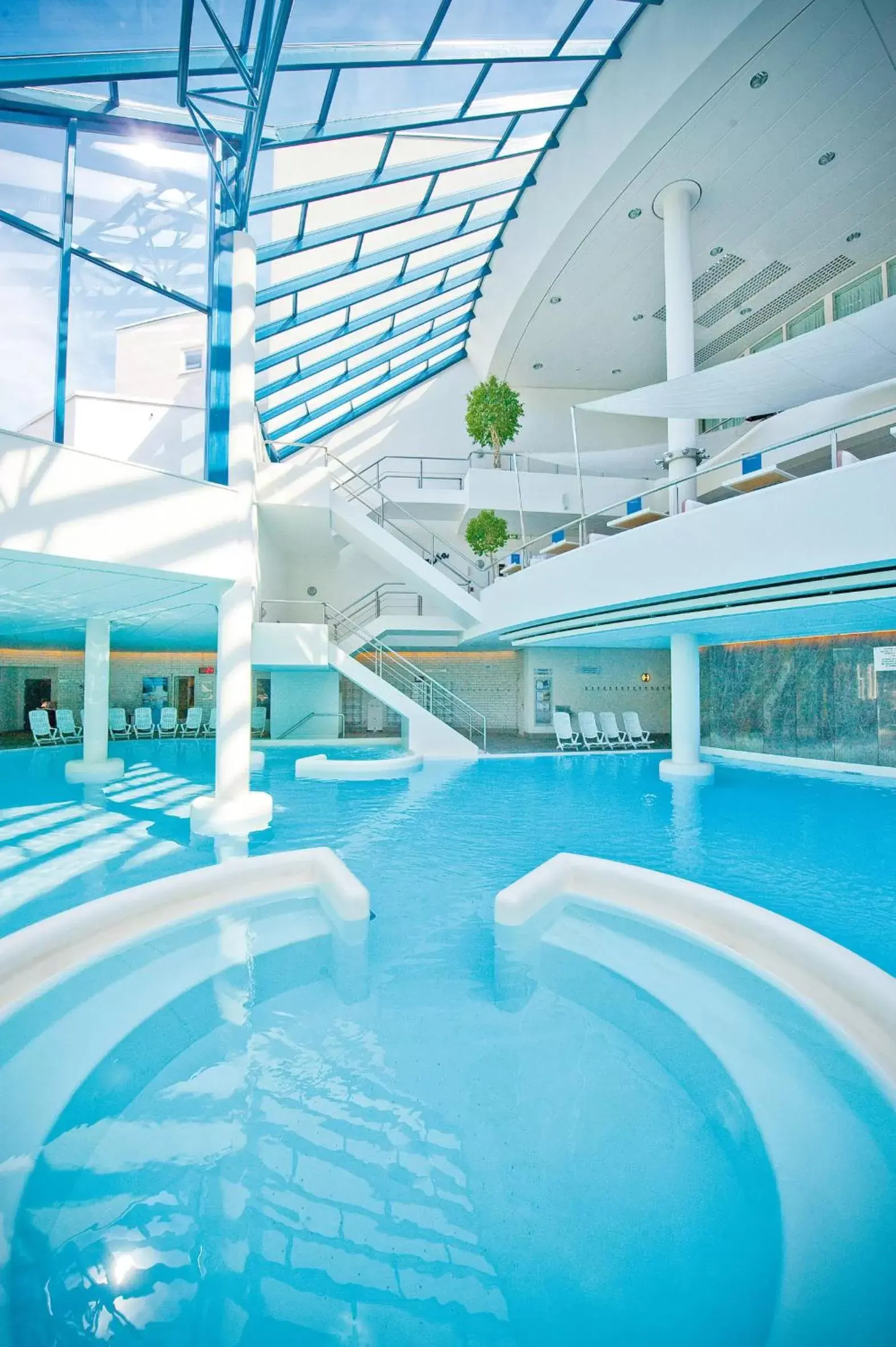 Hot Spring Bath, Swimming Pool in Sanadome Hotel & Spa Nijmegen