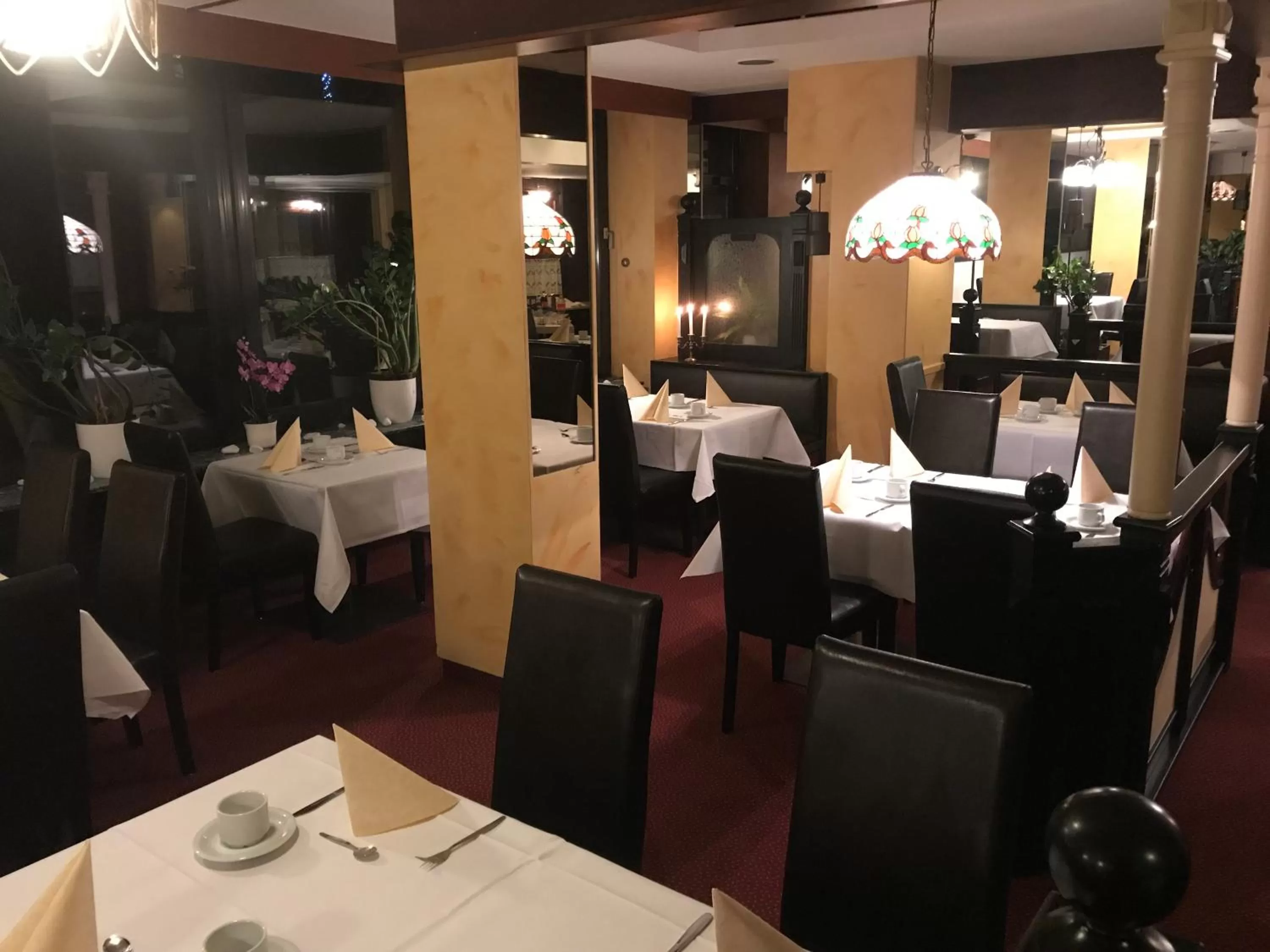 Restaurant/places to eat in Karaman Group Hotel