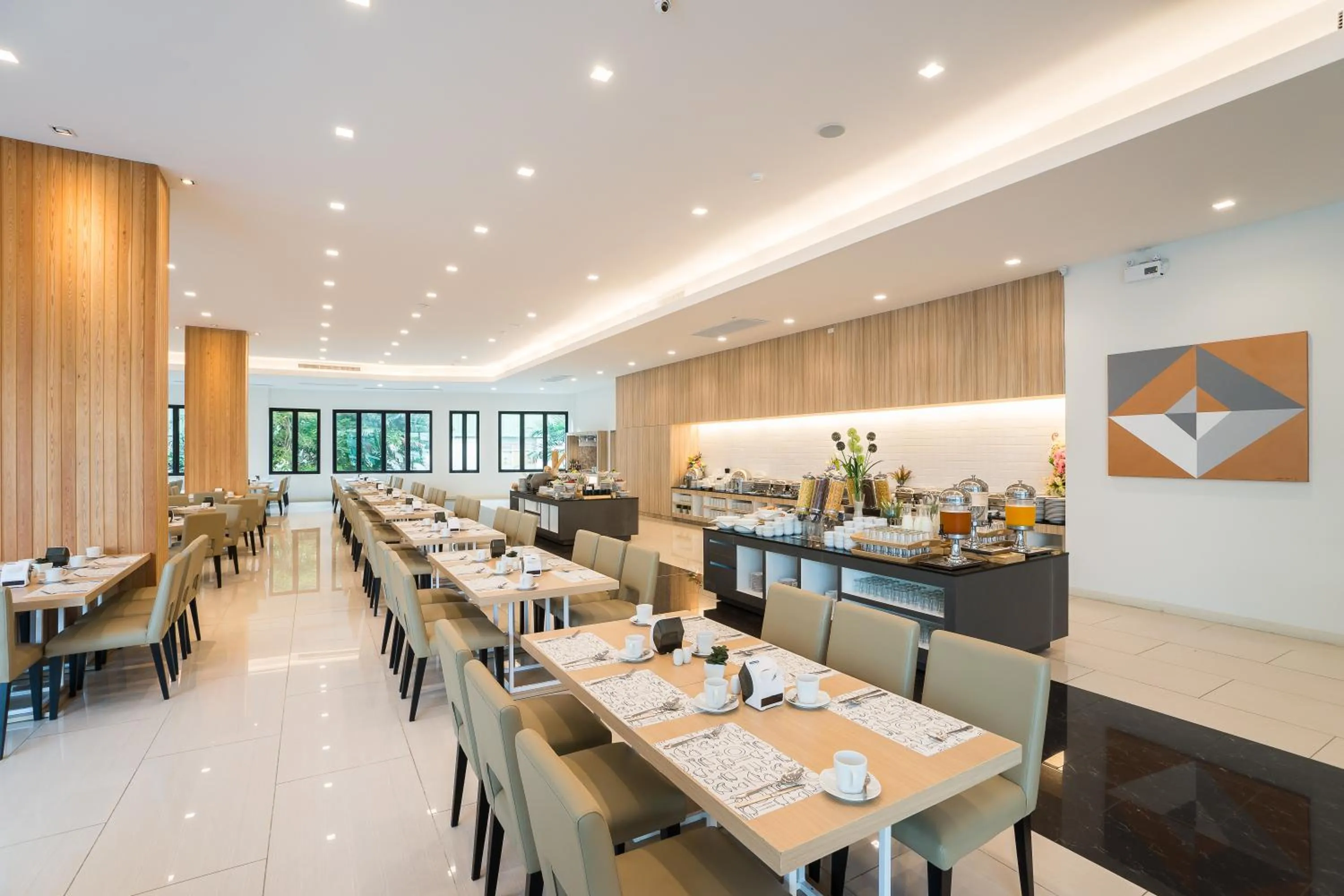 Restaurant/places to eat in Hotel J Residence Pattaya