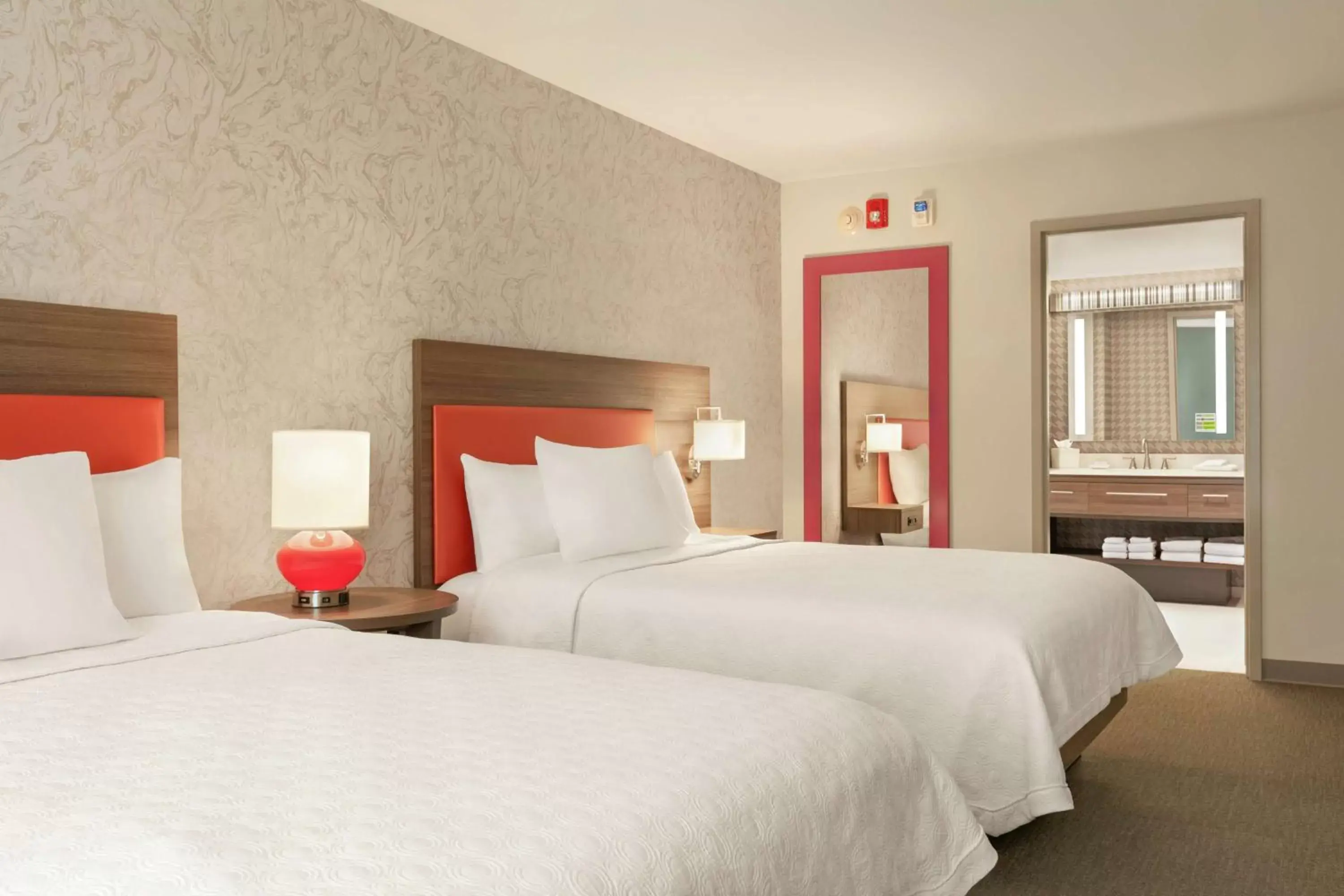 Bed in Home2 Suites By Hilton Chantilly Dulles Airport