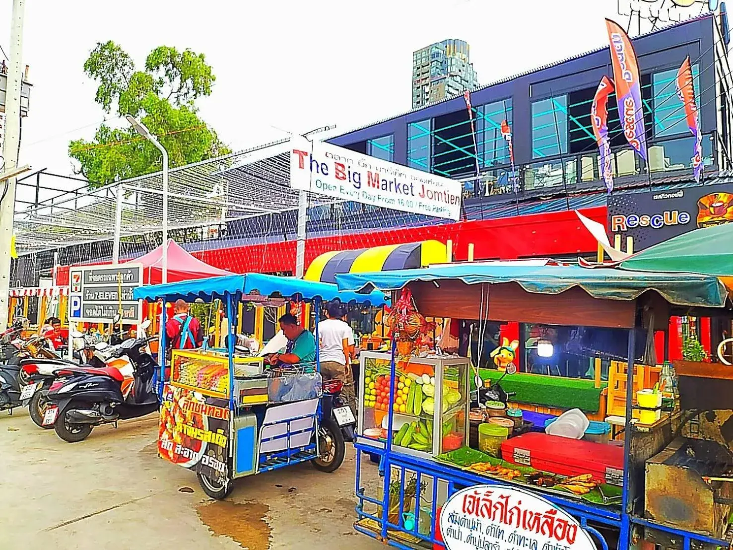 Supermarket/grocery shop in Royal Heritage Pavilion Jomtien Hotel