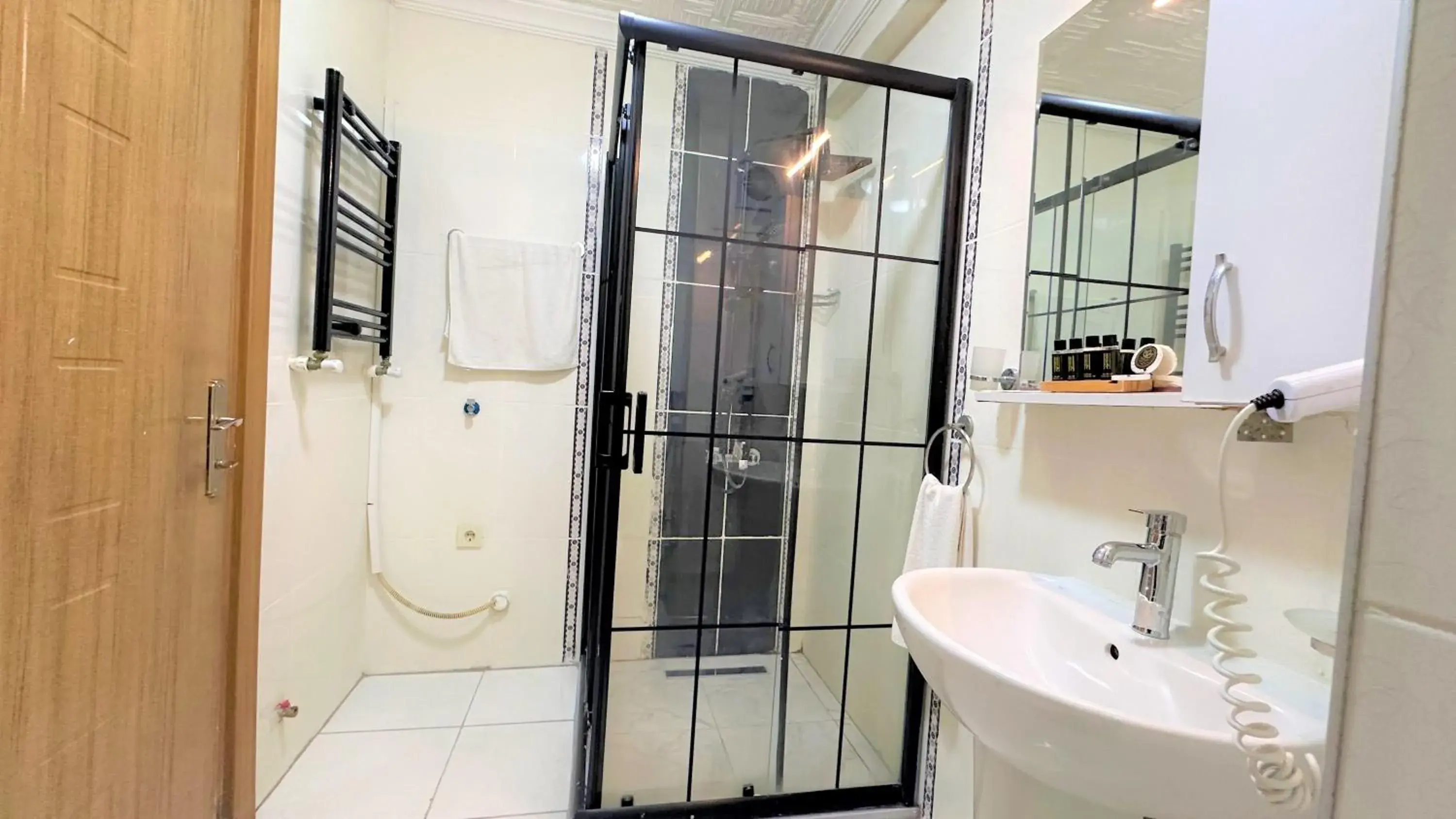 Shower, Bathroom in Overland Residence