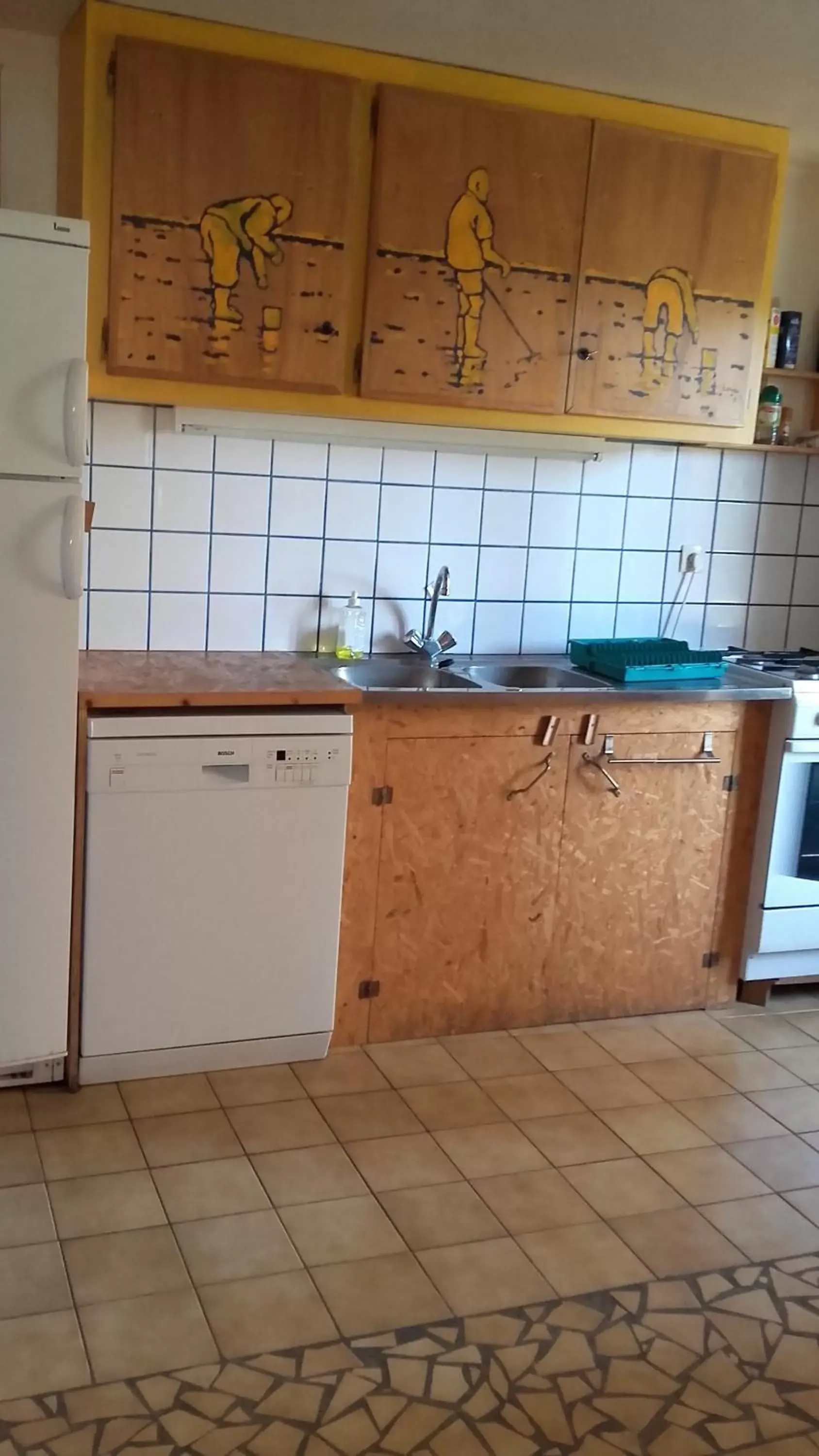 Communal kitchen, Kitchen/Kitchenette in Les Hortensias - Chambres d'Hôtes