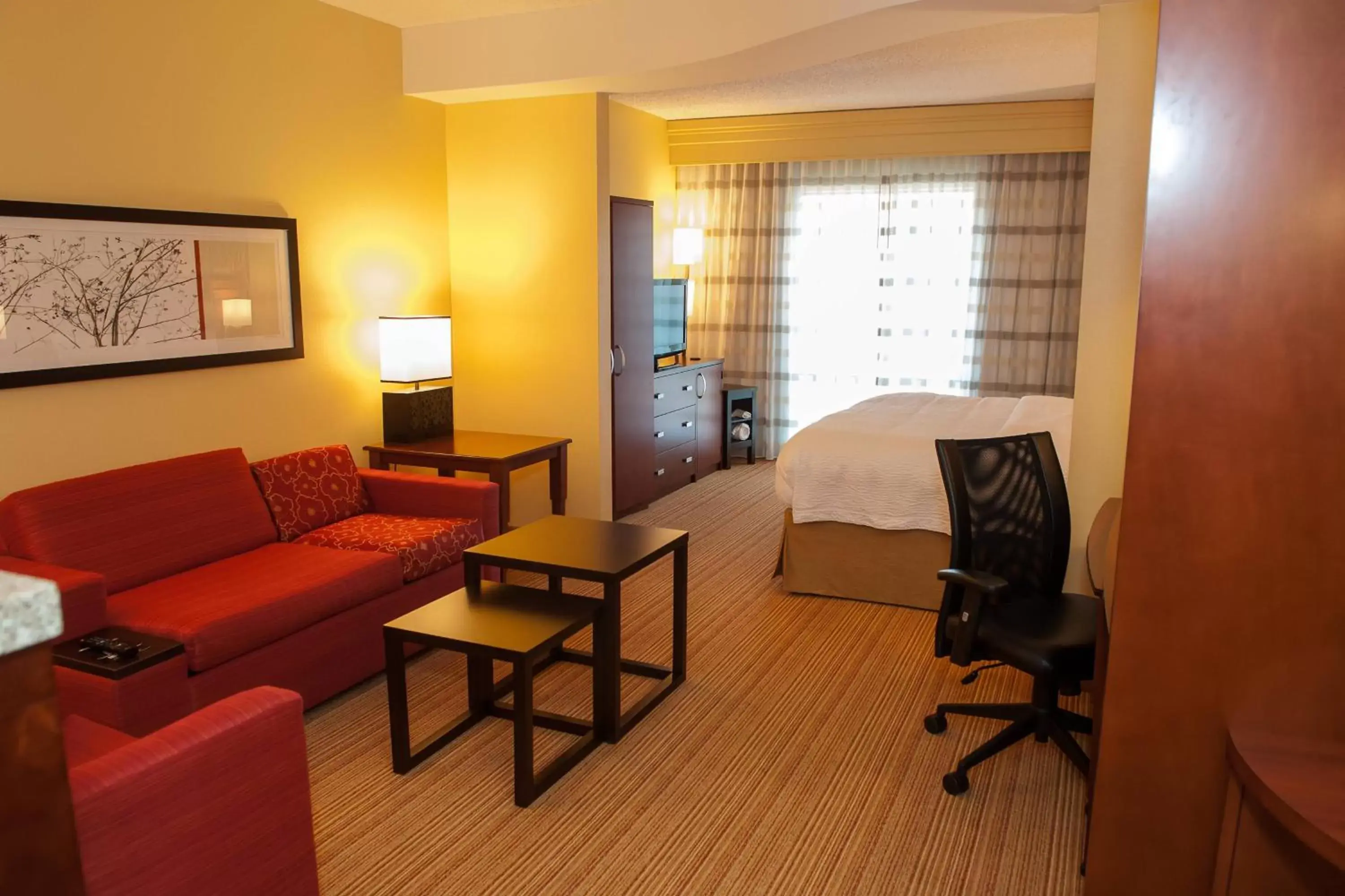 Living room, Seating Area in Courtyard by Marriott Pittsburgh North/Cranberry Woods