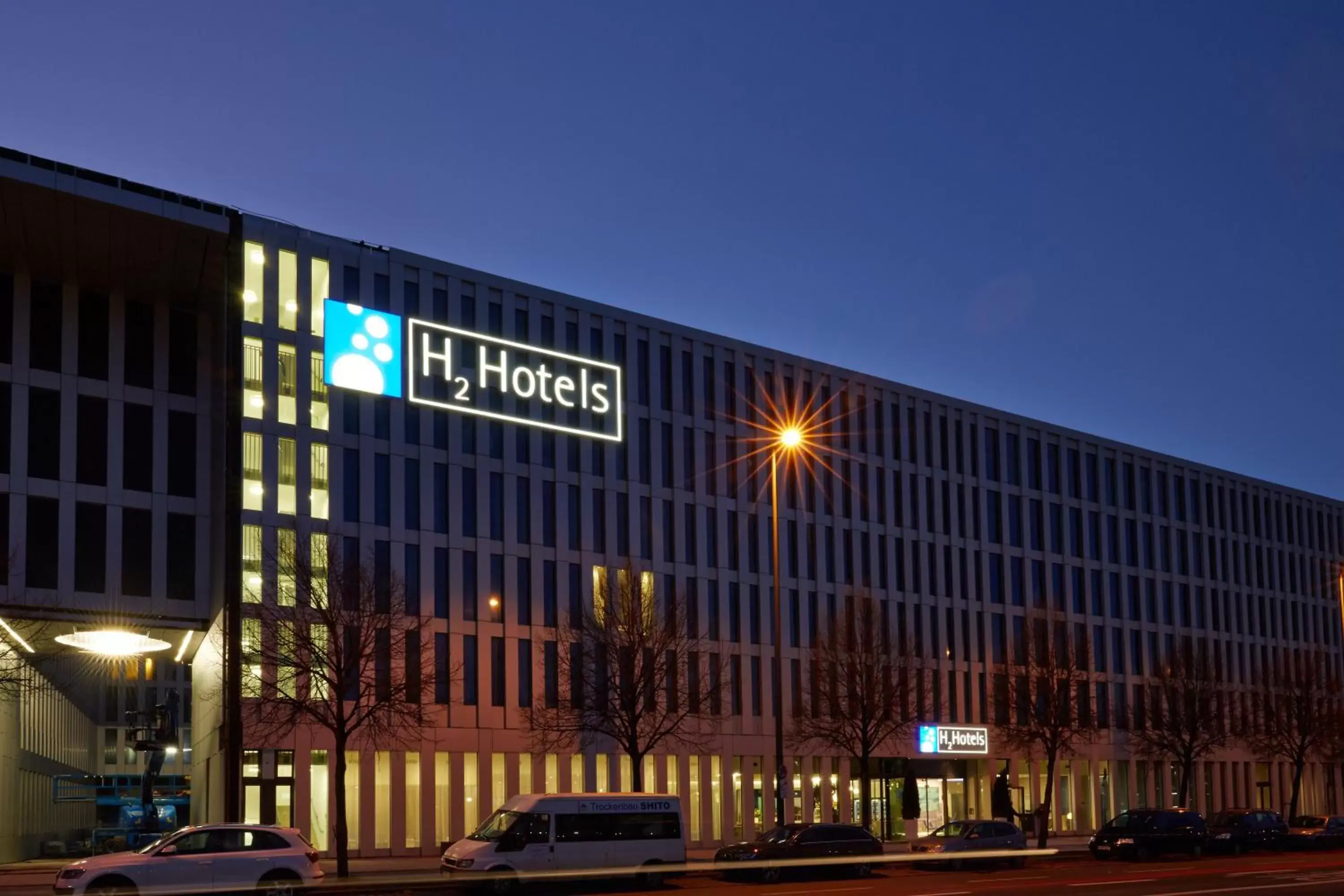 Facade/entrance, Property Building in H2 Hotel München Messe