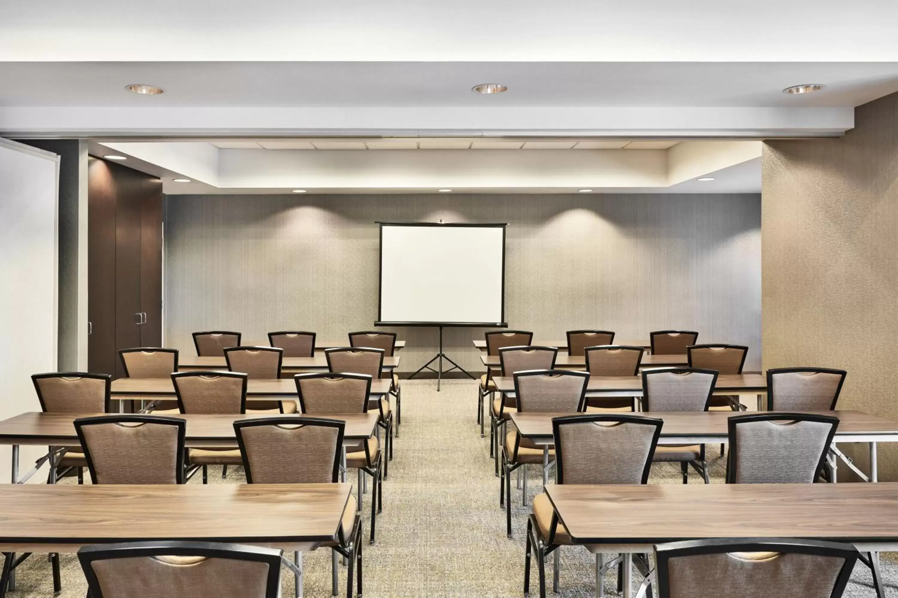 Meeting/conference room in SpringHill Suites Phoenix Tempe Airport