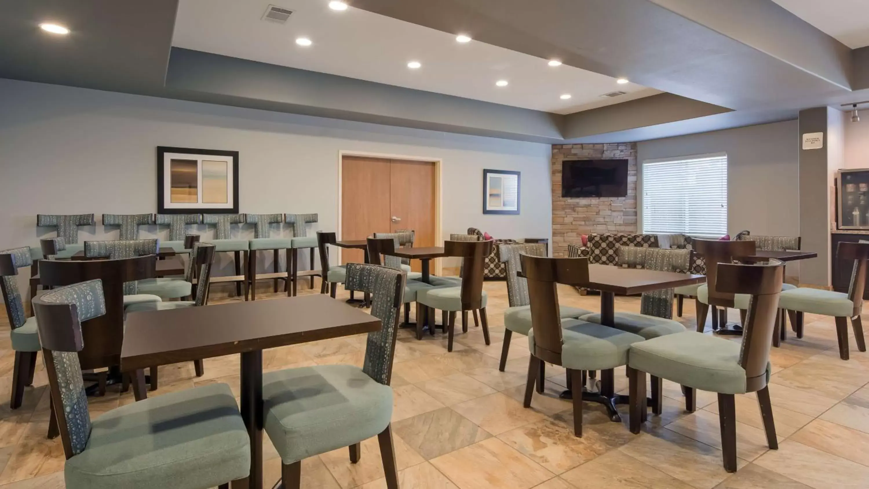 Restaurant/Places to Eat in Best Western Plus Sand Bass Inn and Suites
