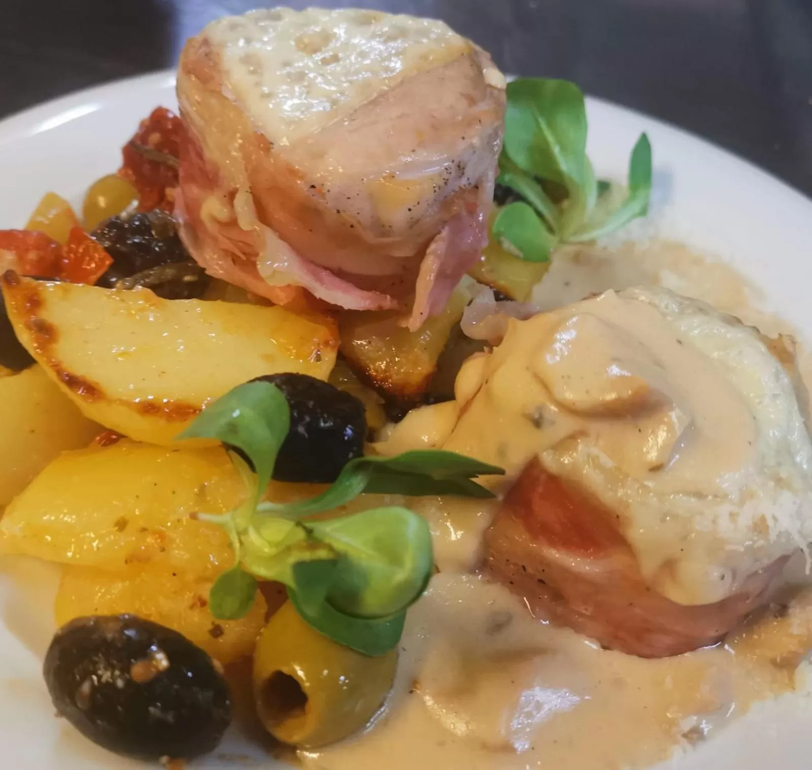 Restaurant/places to eat in Hotel IMPERYUM