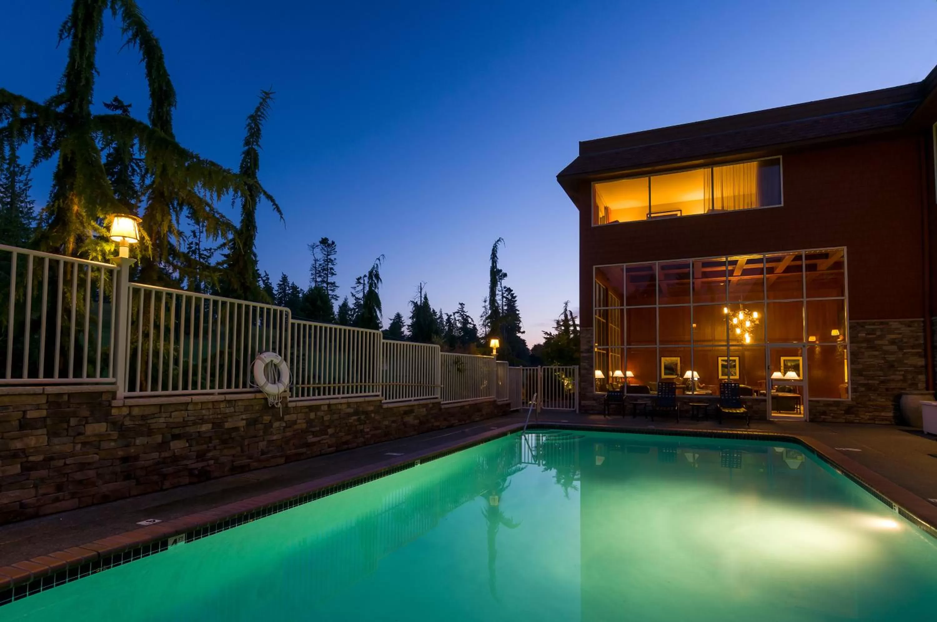 Area and facilities in Olympic Lodge by Ayres