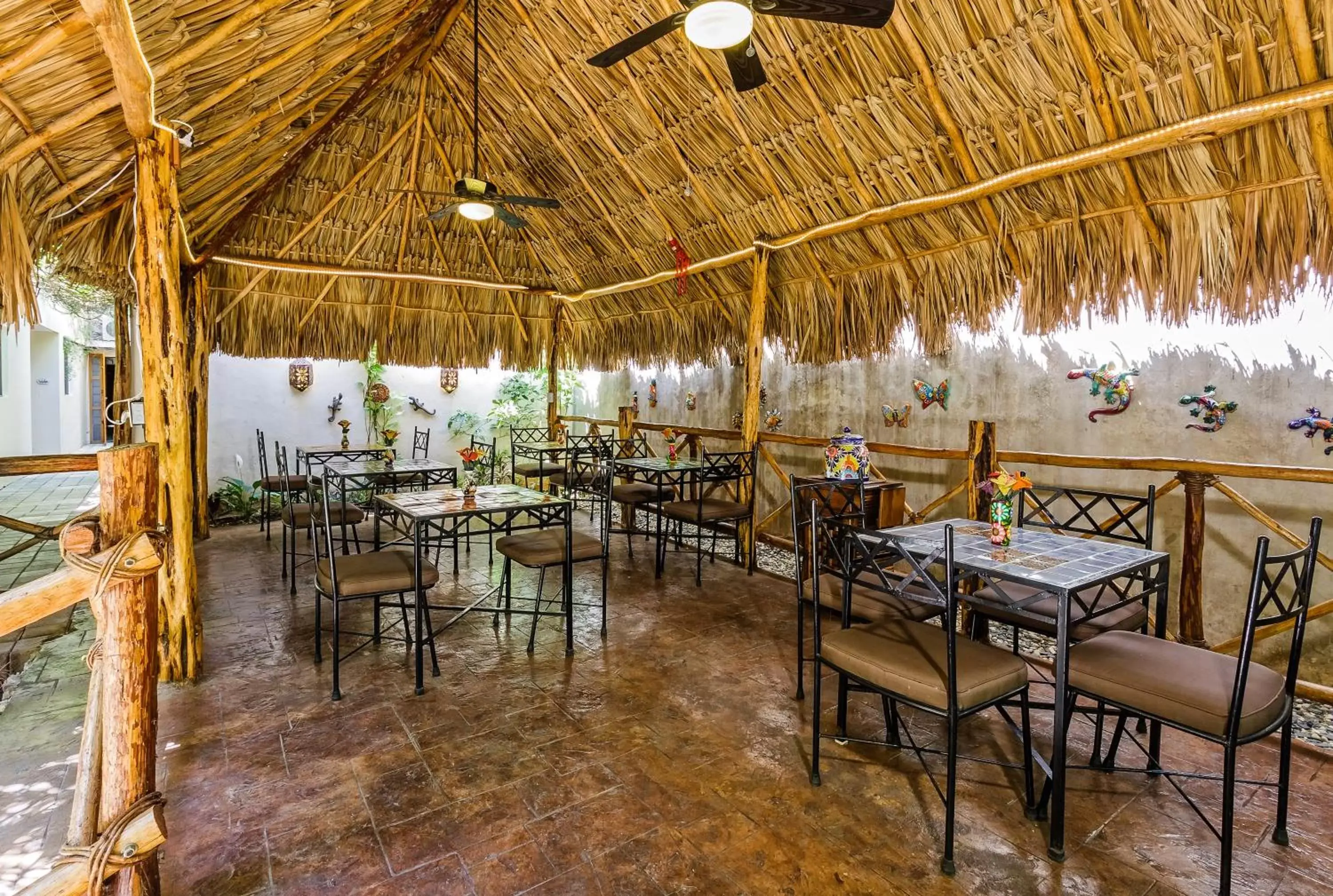 Restaurant/Places to Eat in Casa Del Maya Bed & Breakfast