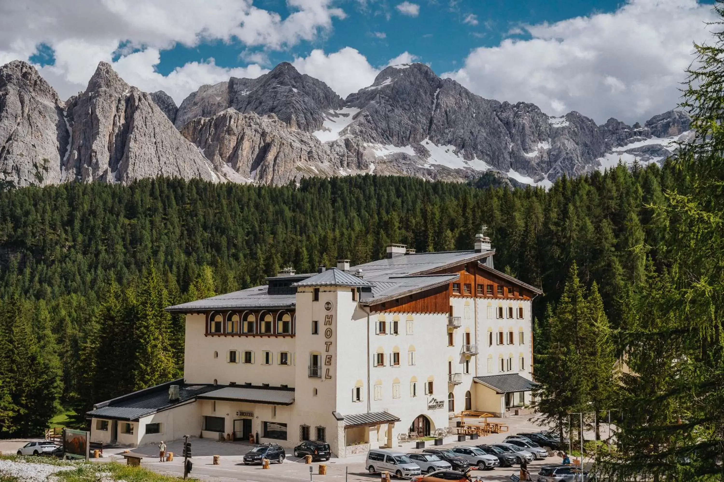 Property building in B&B Hotel Passo Tre Croci Cortina