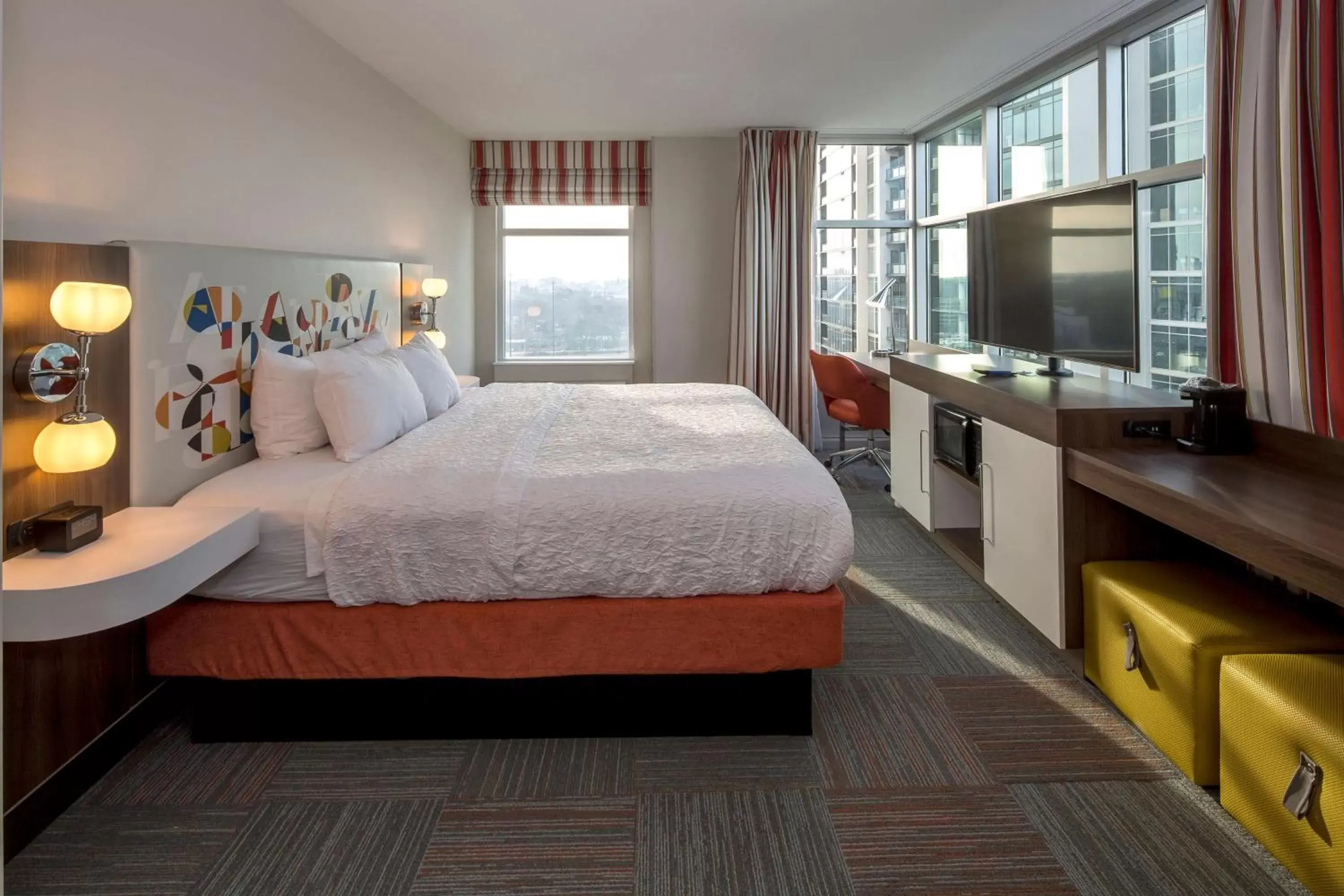 Bed in Hampton Inn & Suites Atlanta-Midtown, Ga