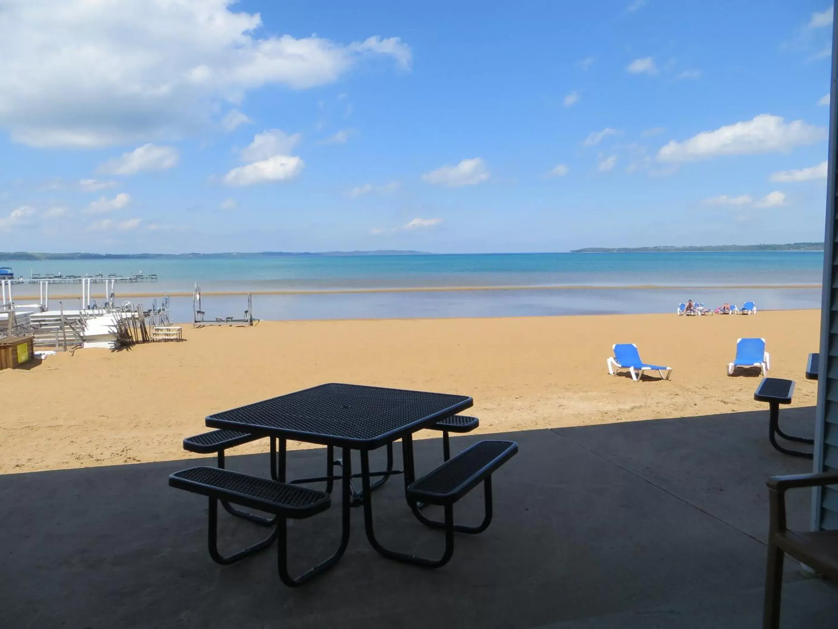 Area and facilities, Beach in Sugar Beach Resort Hotel