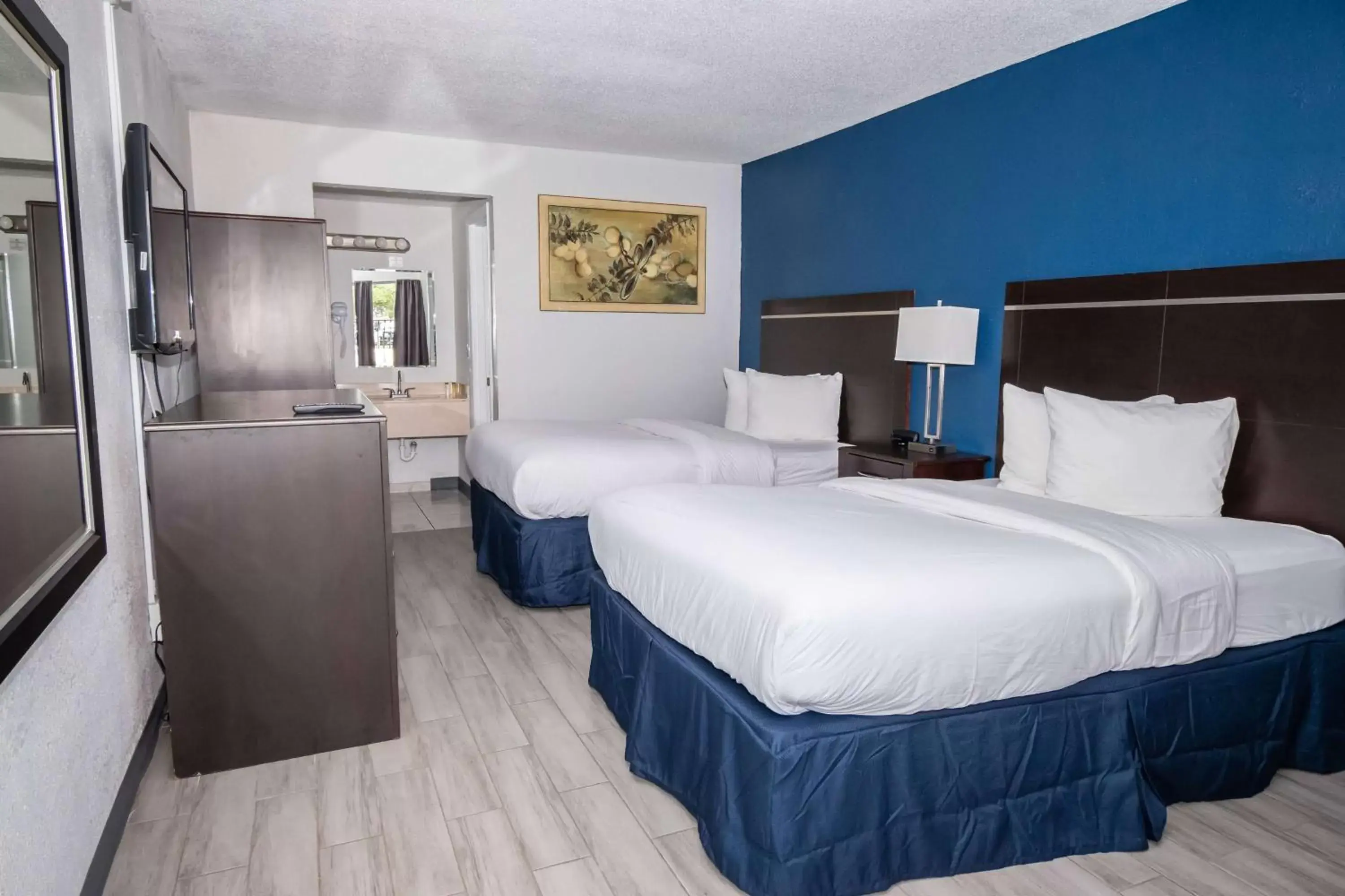 Photo of the whole room in Baymont by Wyndham Altamonte Springs Photo of the whole room in Baymont by Wyndham Altamonte Springs