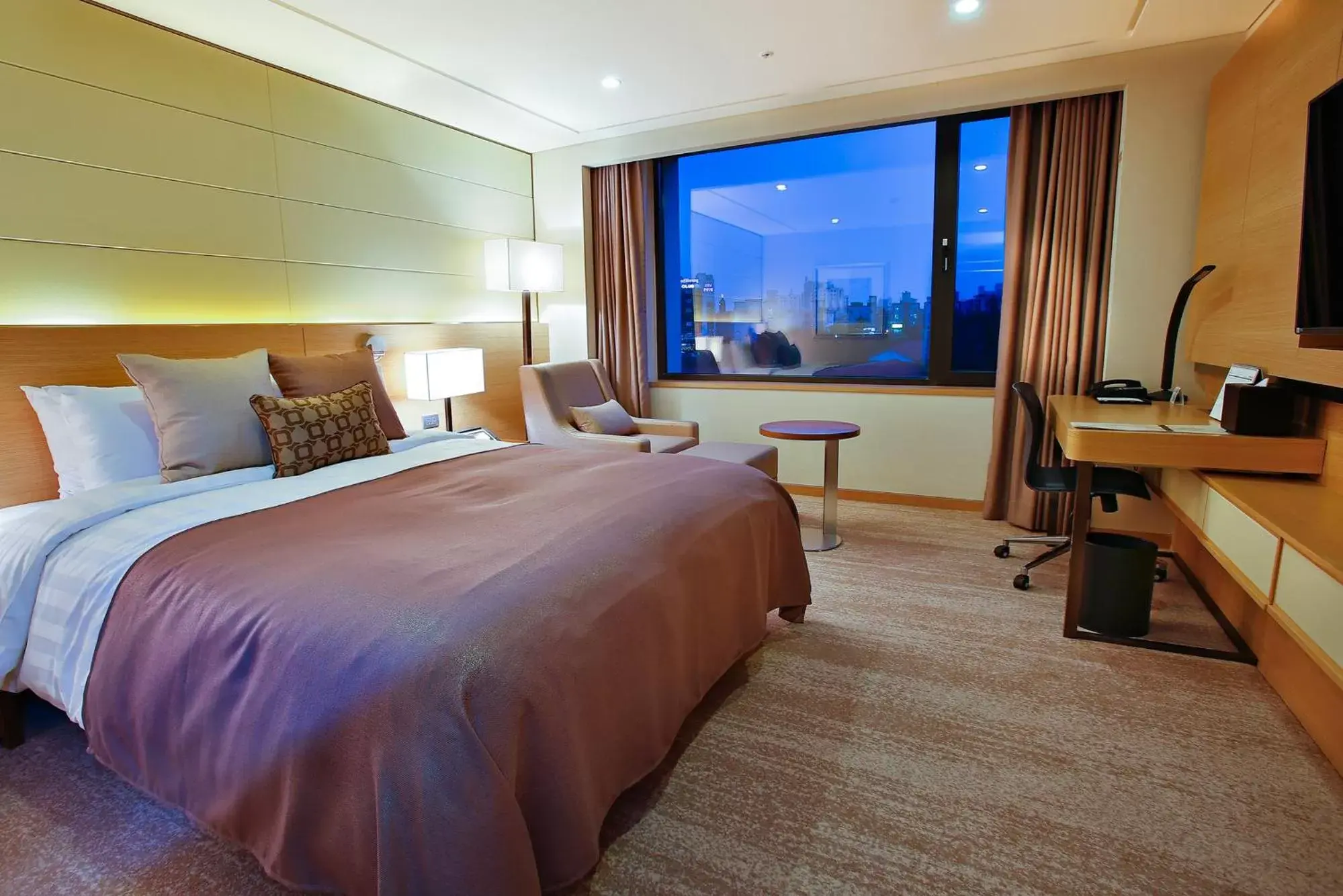 Bedroom, Bed in Hotel Hyundai by Lahan Ulsan