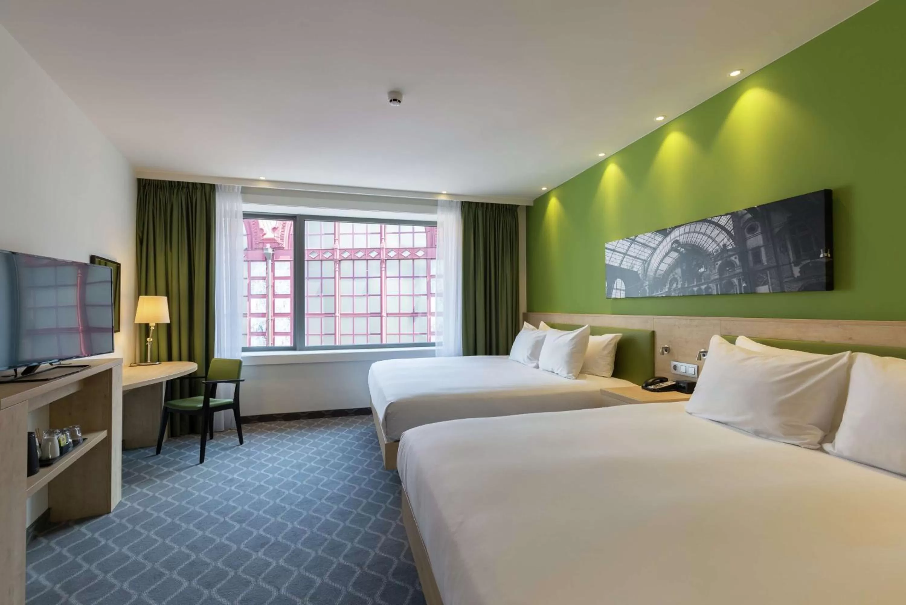 Bedroom, Bed in Hampton By Hilton Antwerp Central Station