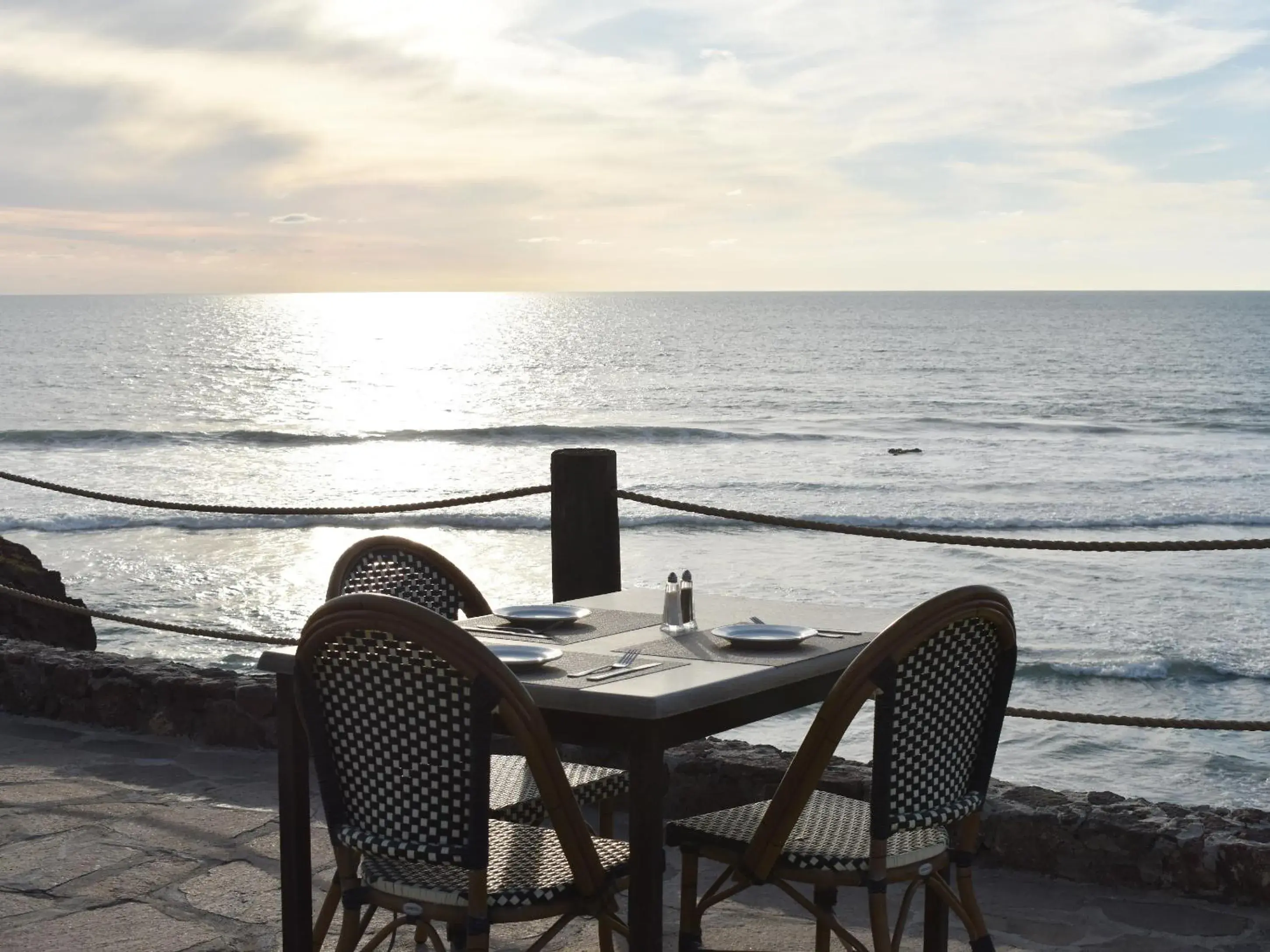 Restaurant/places to eat in Castillos Del Mar