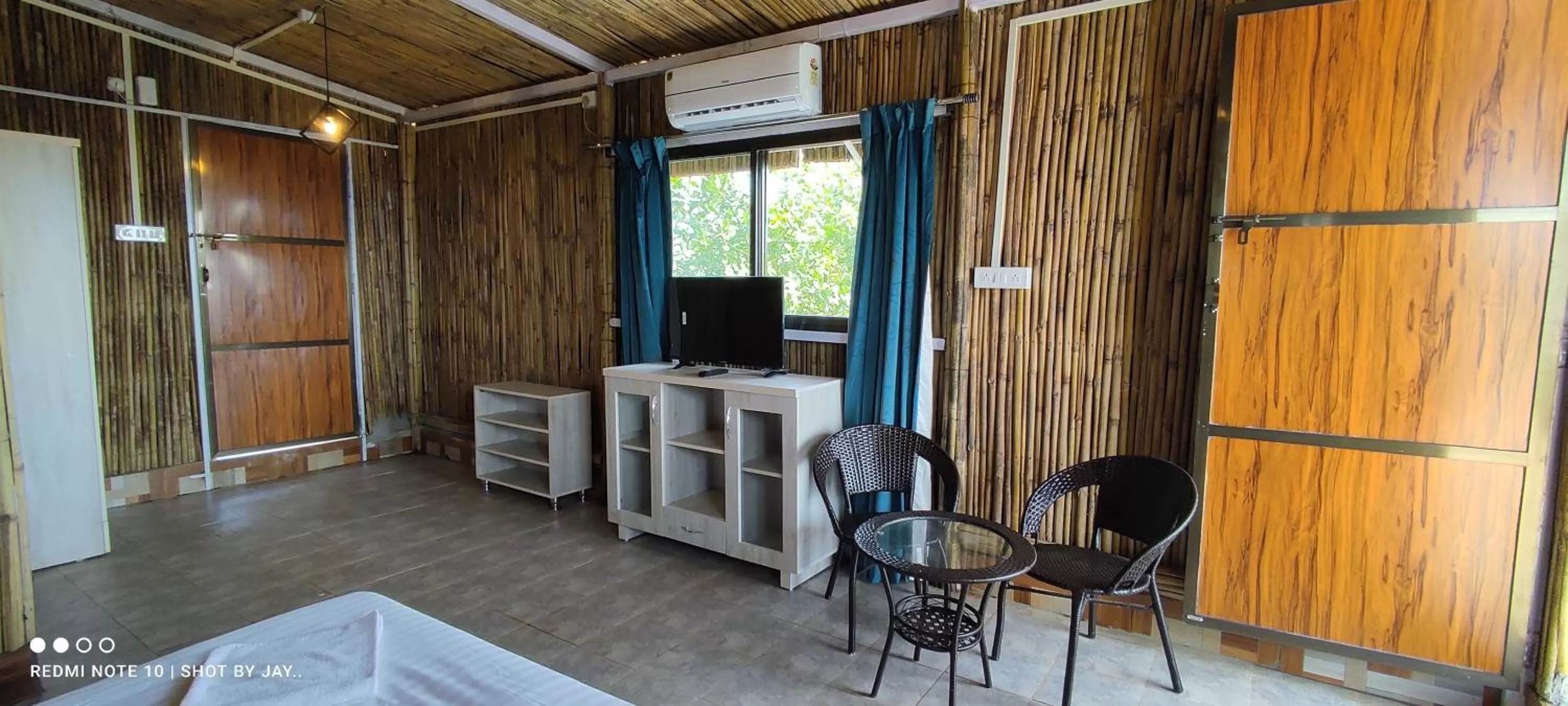 hair dresser in Mango Valley Resort Ganpatipule