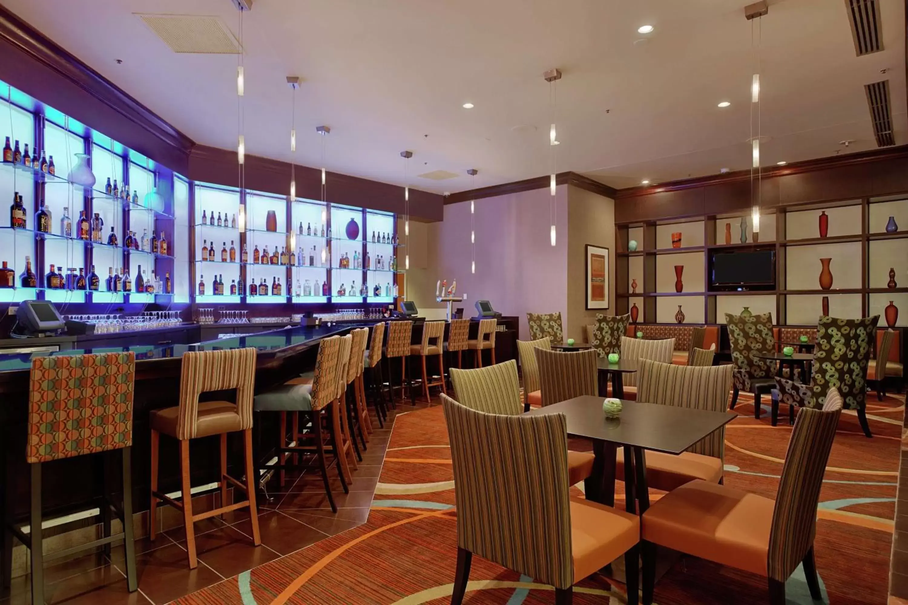 Lounge or bar, Restaurant/Places to Eat in Hilton Rosemont Chicago O'Hare