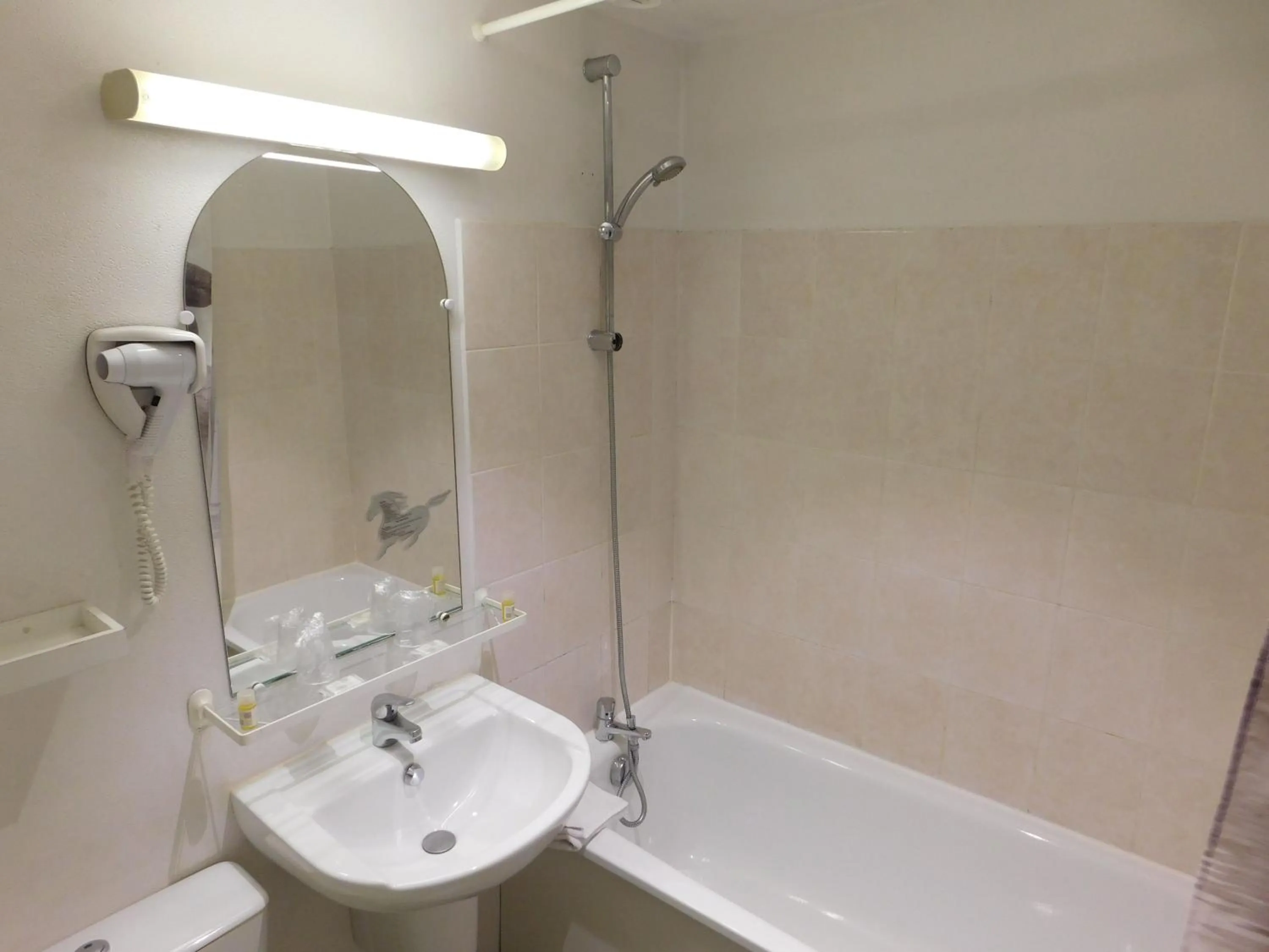 Toilet, Bathroom in The Originals Access, Hotel Aries, Argentan (Inter-Hotel)