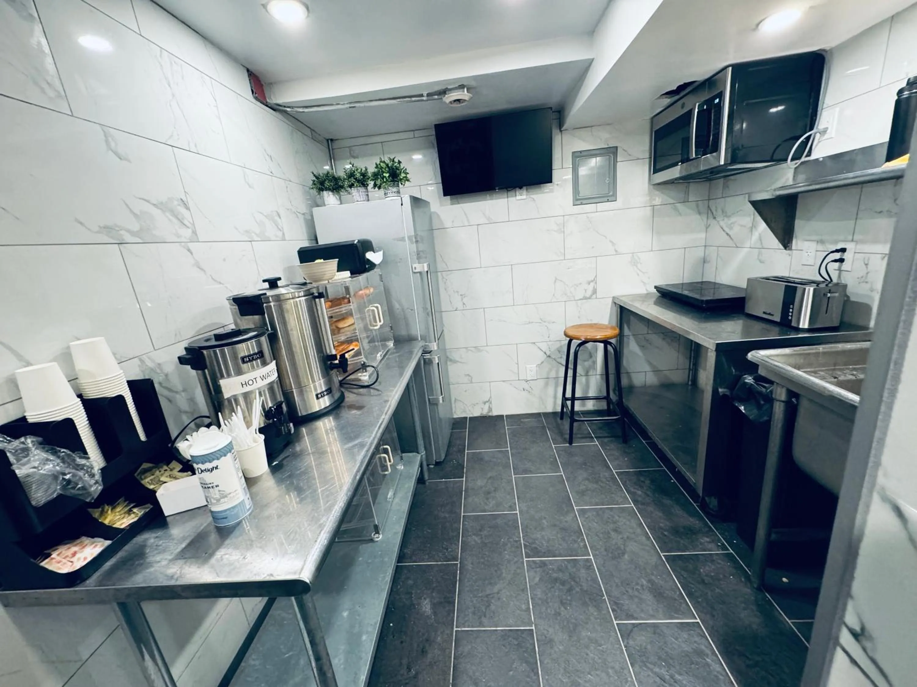 Kitchen or kitchenette in KAMA CENTRAL PARK