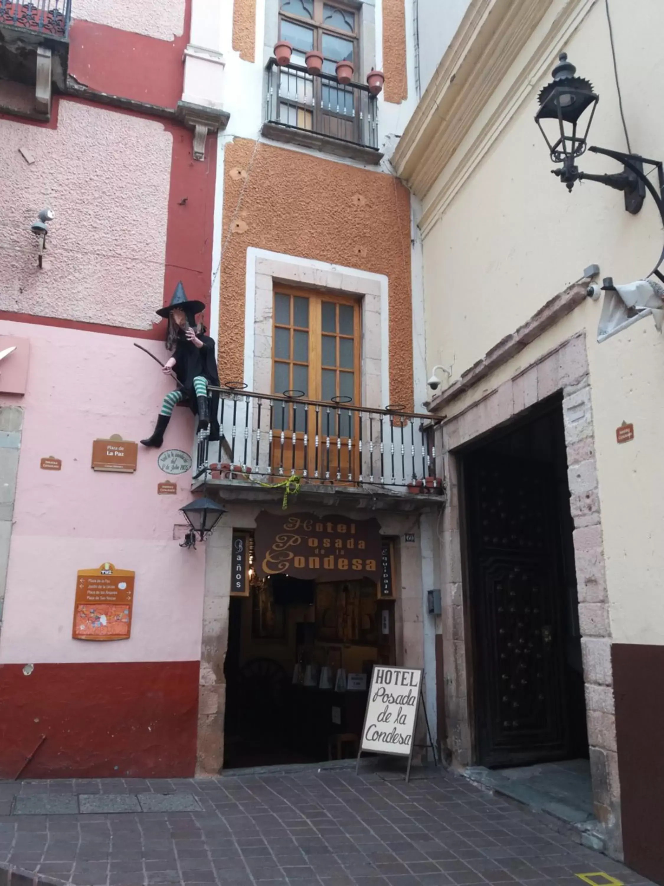 Property Building in Hotel Posada de la Condesa