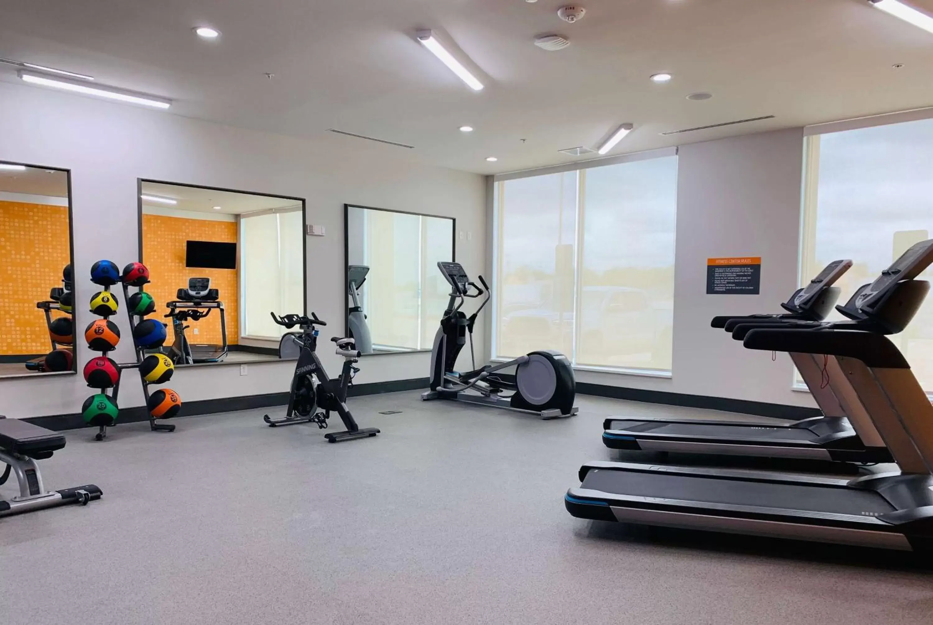 Fitness centre/facilities, Fitness Center/Facilities in La Quinta Inn & Suites by Wyndham - Red Oak TX IH-35E