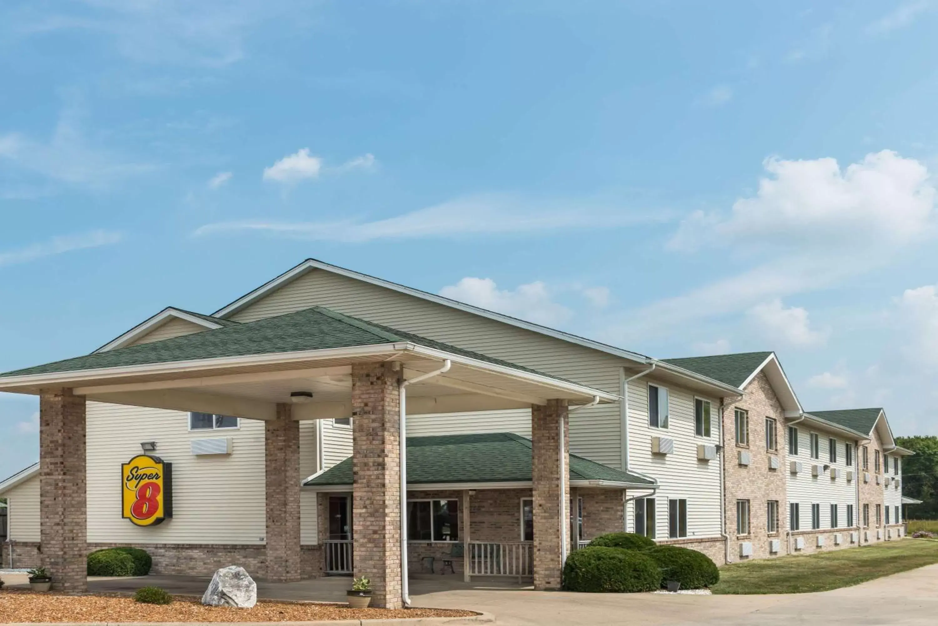 Property Building in Super 8 by Wyndham Greenville