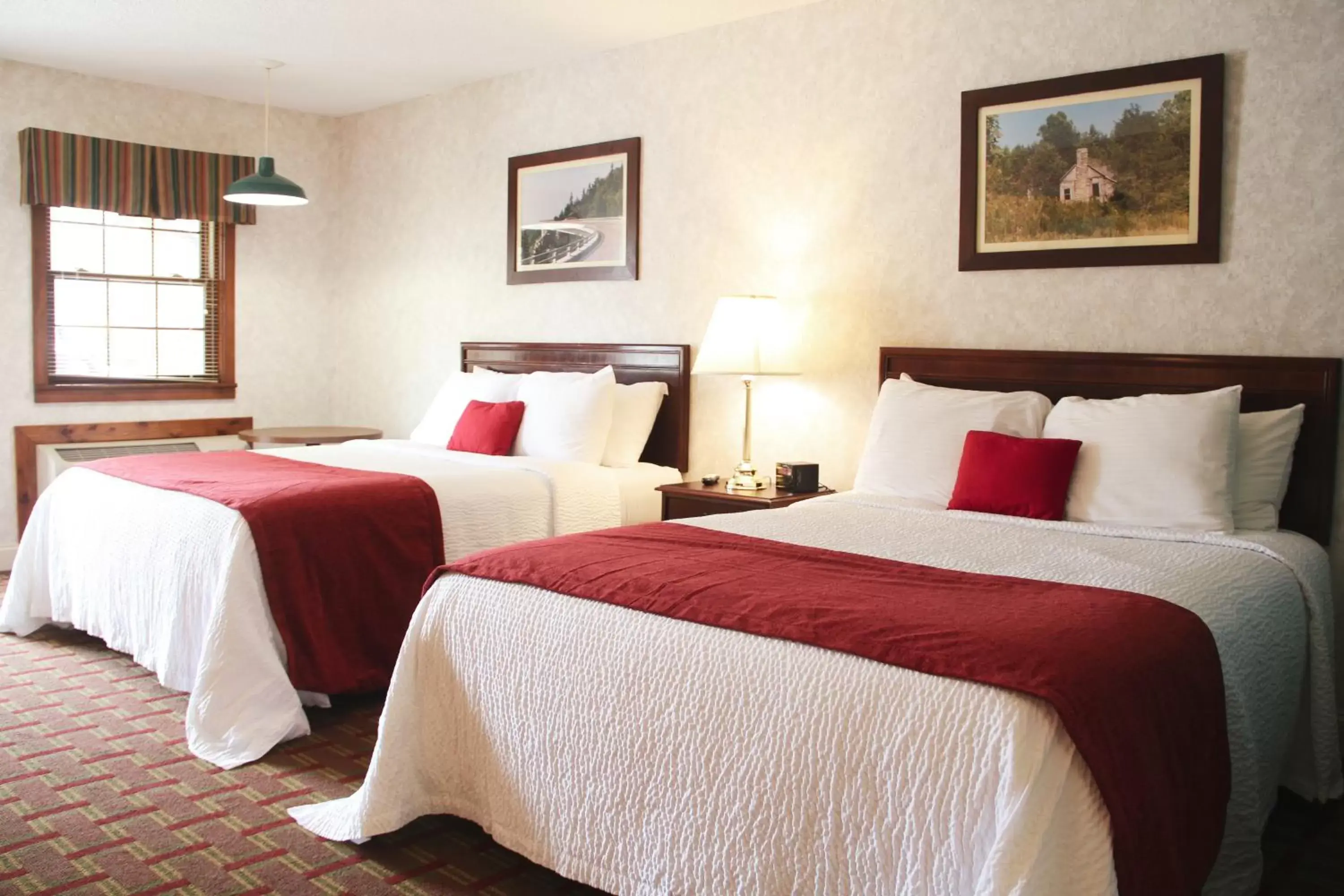 Deluxe Queen Room with Two Queen Beds in The Pineola Deluxe Queen Room with Two Queen Beds in The Pineola