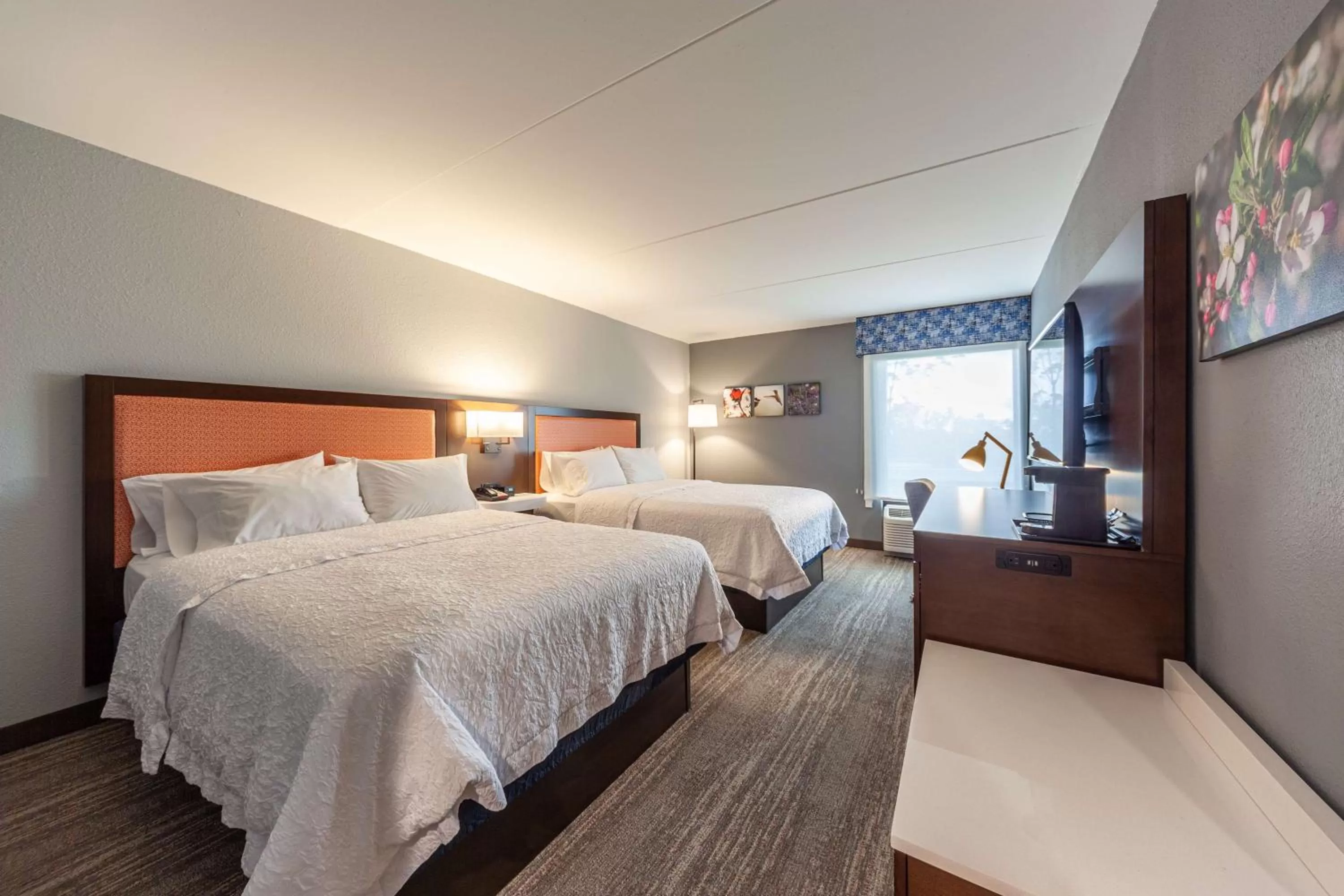 Bedroom, Bed in Hampton Inn Winchester