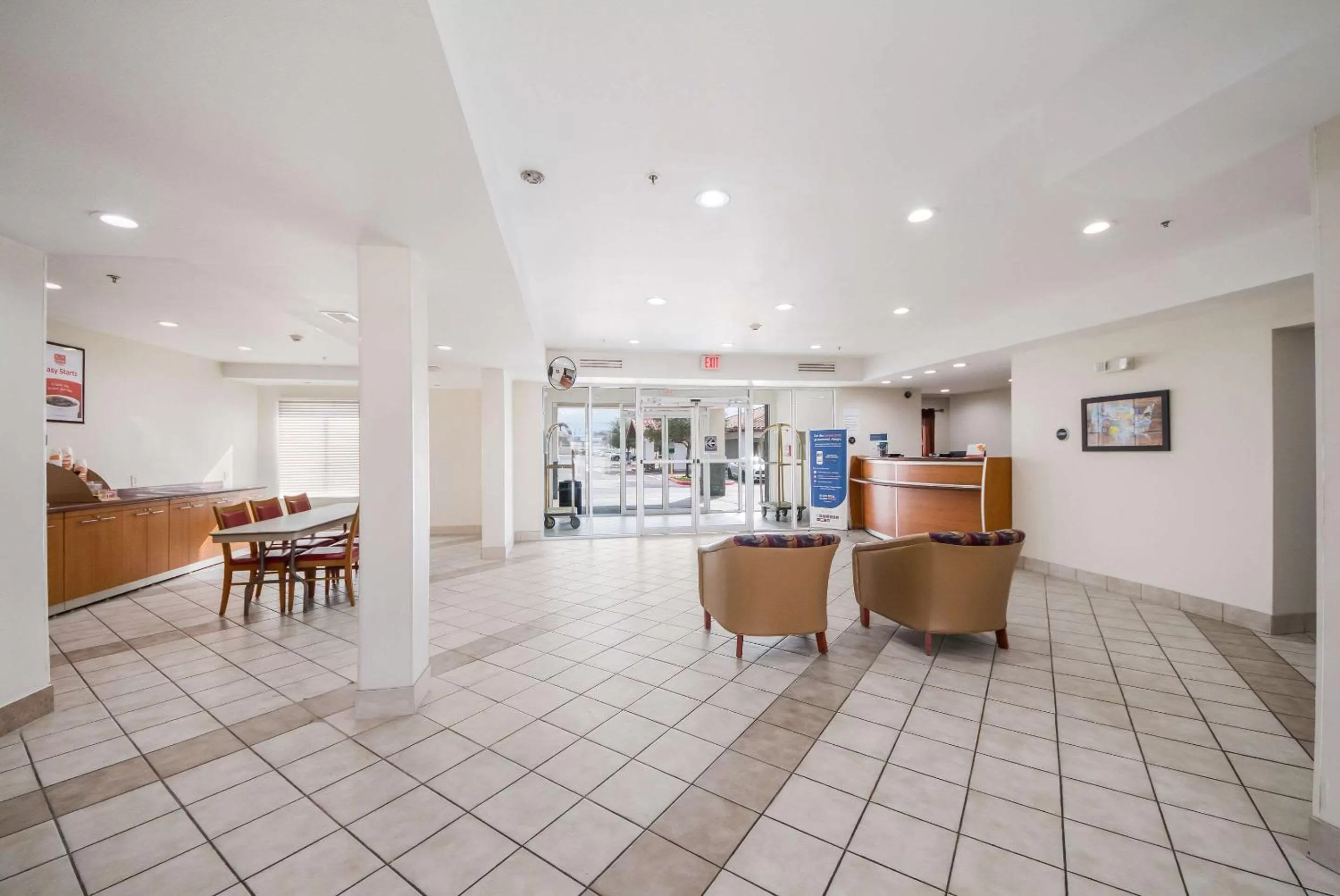 Lobby or reception in Econo Lodge Laredo