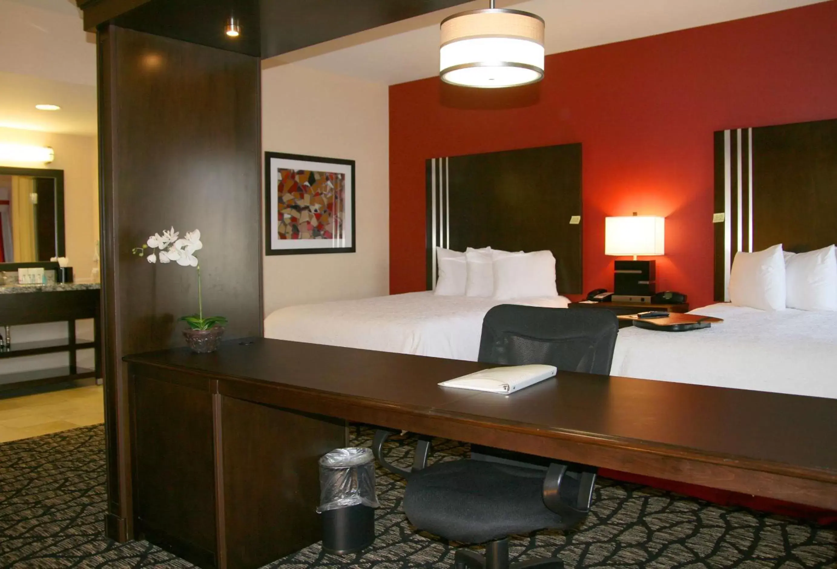 Bed in Hampton Inn & Suites Salt Lake City-University/Foothill Drive