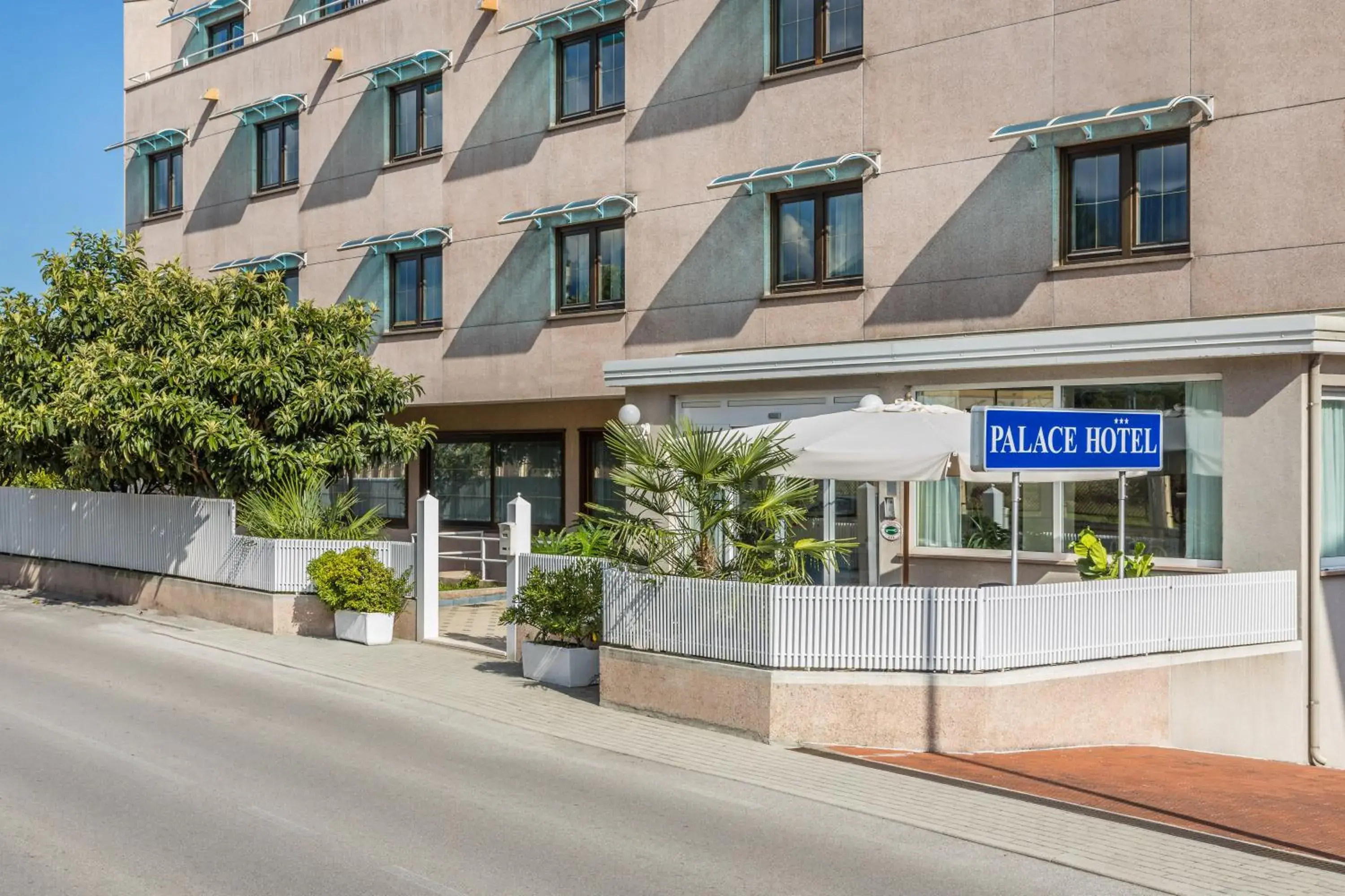 Facade/entrance in Aviano Palace Hotel
