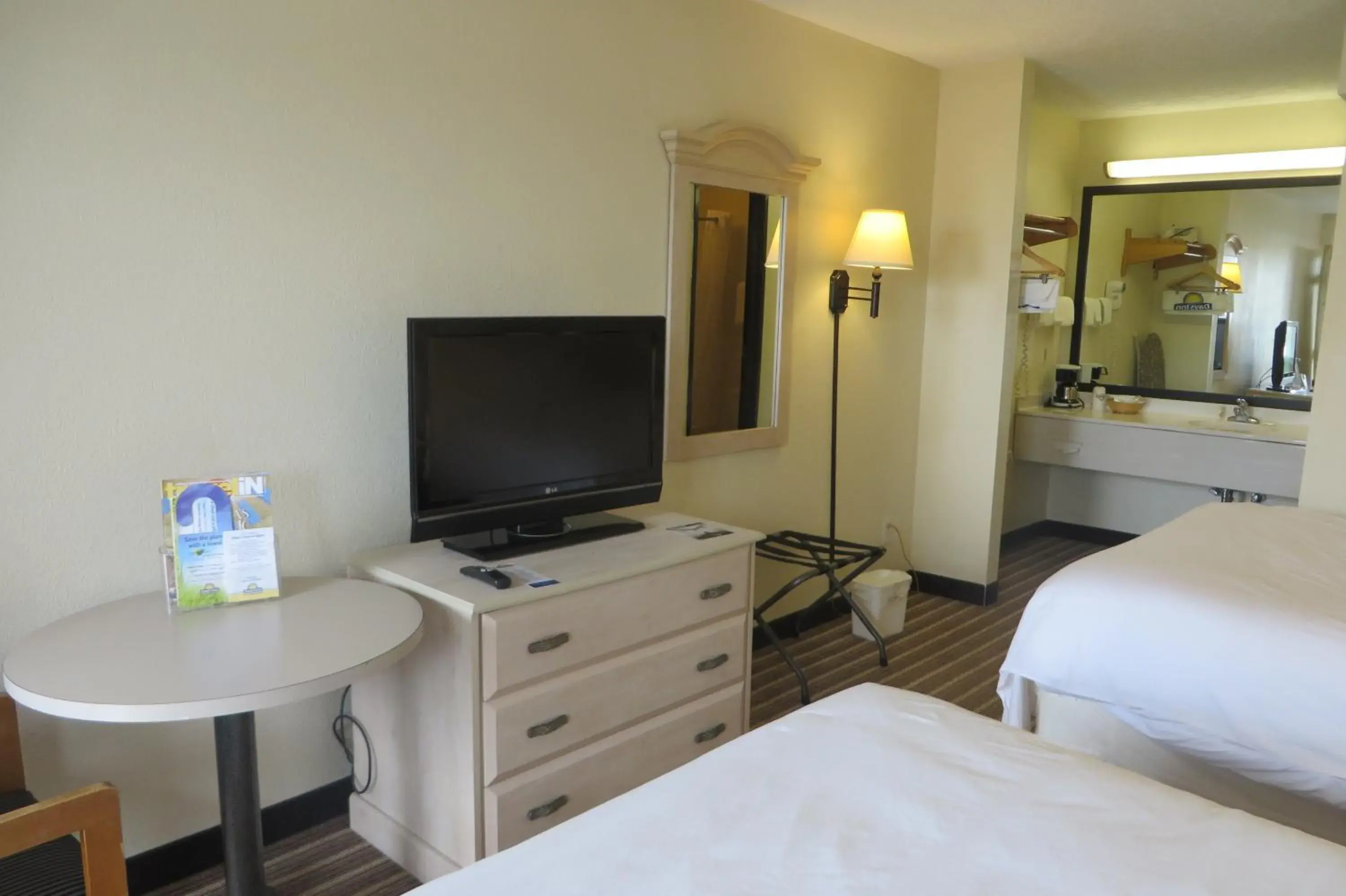 TV and multimedia, TV/Entertainment Center in Days Inn by Wyndham Plainfield
